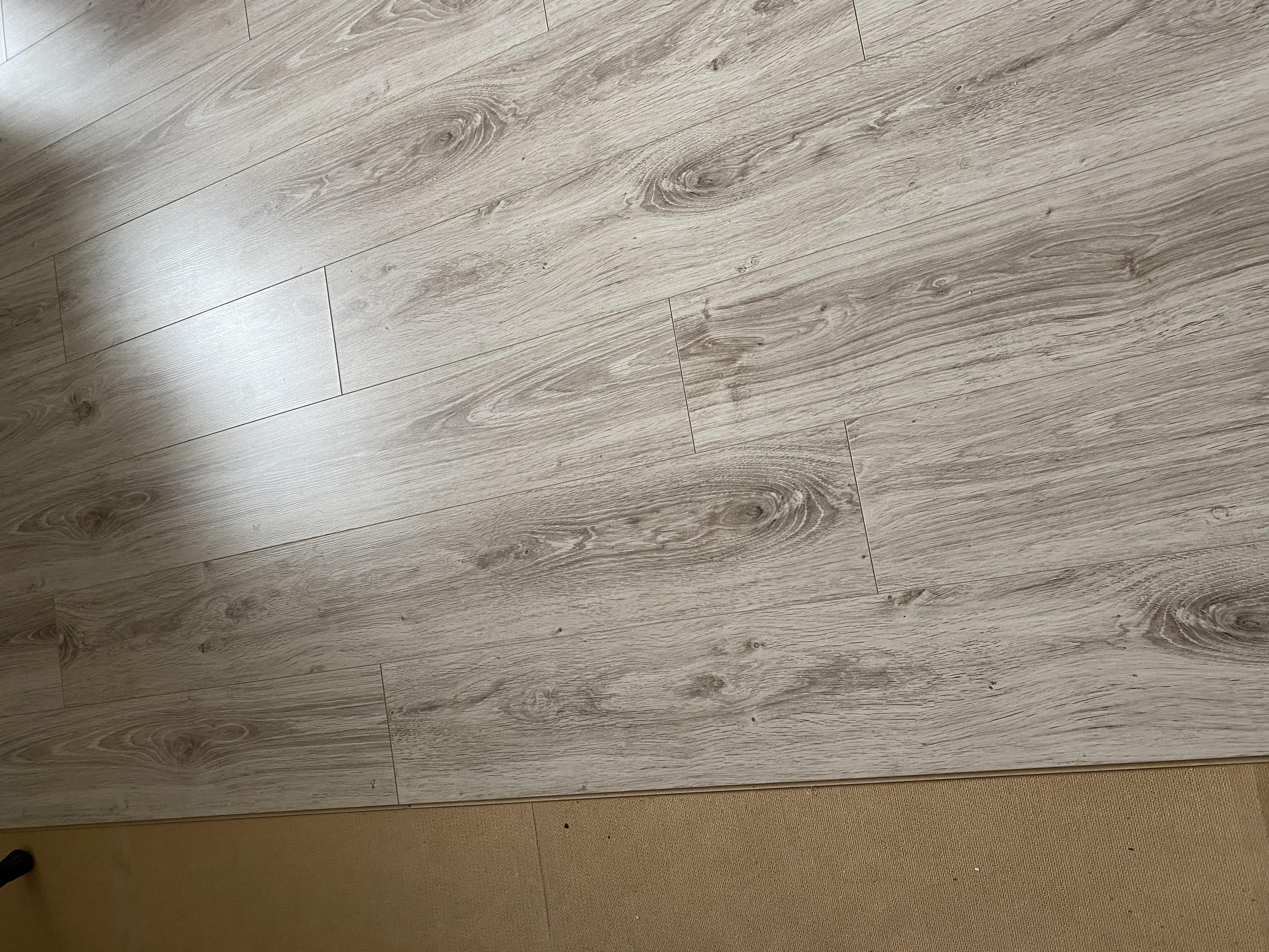 Ламинат SWISS KRONO Promo V4 дуб кельтский 32/АС4/8 мм (D2594) в реальных условиях использования от пользователя Дмитро.