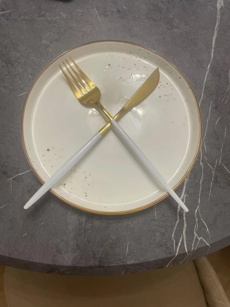Набор столовых приборов кухонных OnePro 9324 из нержавеющей стали на 6 персон 24 шт. Золотистый/Белый (70966) в реальных условиях использования от покупателя Діана.