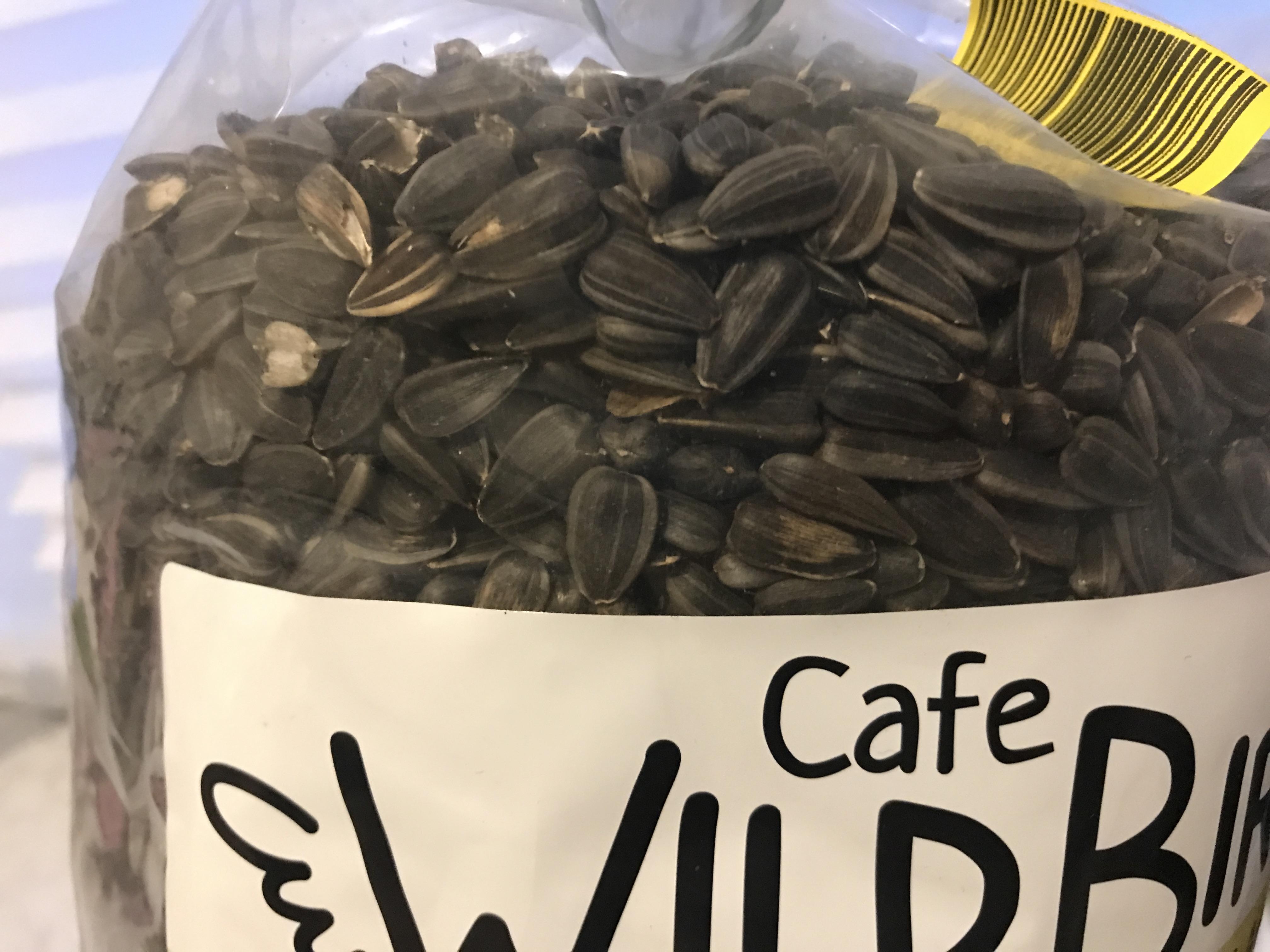 Фото: Корм CAFE WILD BIRD семечки подсолнечника 2,9 кг, отправлено пользователем Оксана Корм CAFE WILD BIRD семечки подсолнечника 2,9 кг в реальных условиях использования от пользователя Оксана.