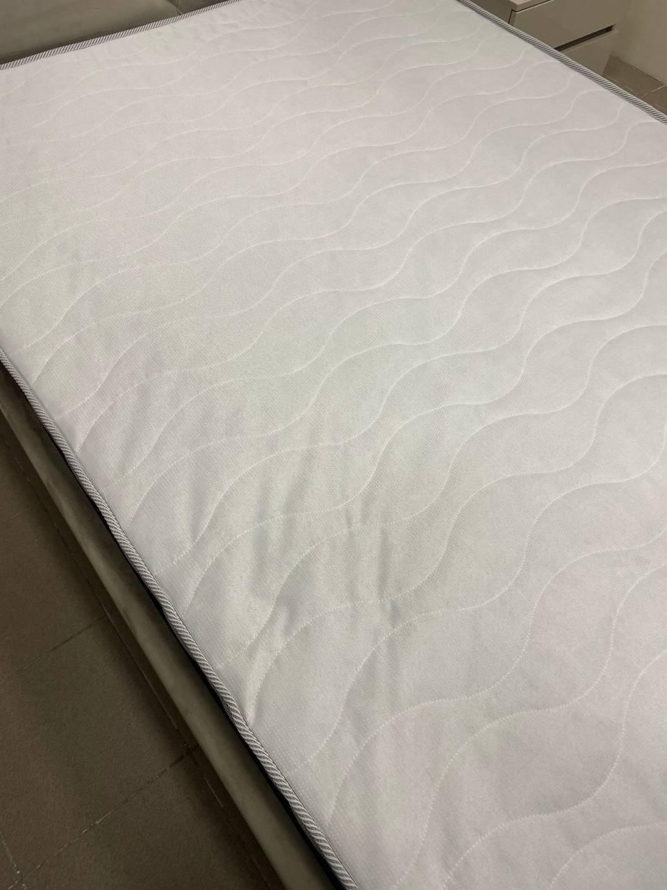 Фото: Матрас PURPLE Base Simple New 160x200 см (215082-160200), отправлено покупателем Каплун Василь Матрас PURPLE Base Simple New 160x200 см (215082-160200) в реальных условиях использования от покупателя Каплун Василь.