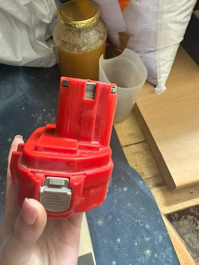 Фото: Акумулятор для шуруповерта Makita 1433 1051D 1,3 Ah 14,4V Ni-Cd Червоний (020632), надіслане користувачем Уляна Акумулятор для шуруповерта Makita 1433 1051D 1,3 Ah 14,4V Ni-Cd Червоний (020632) у реальних умовах використання від користувача Уляна.