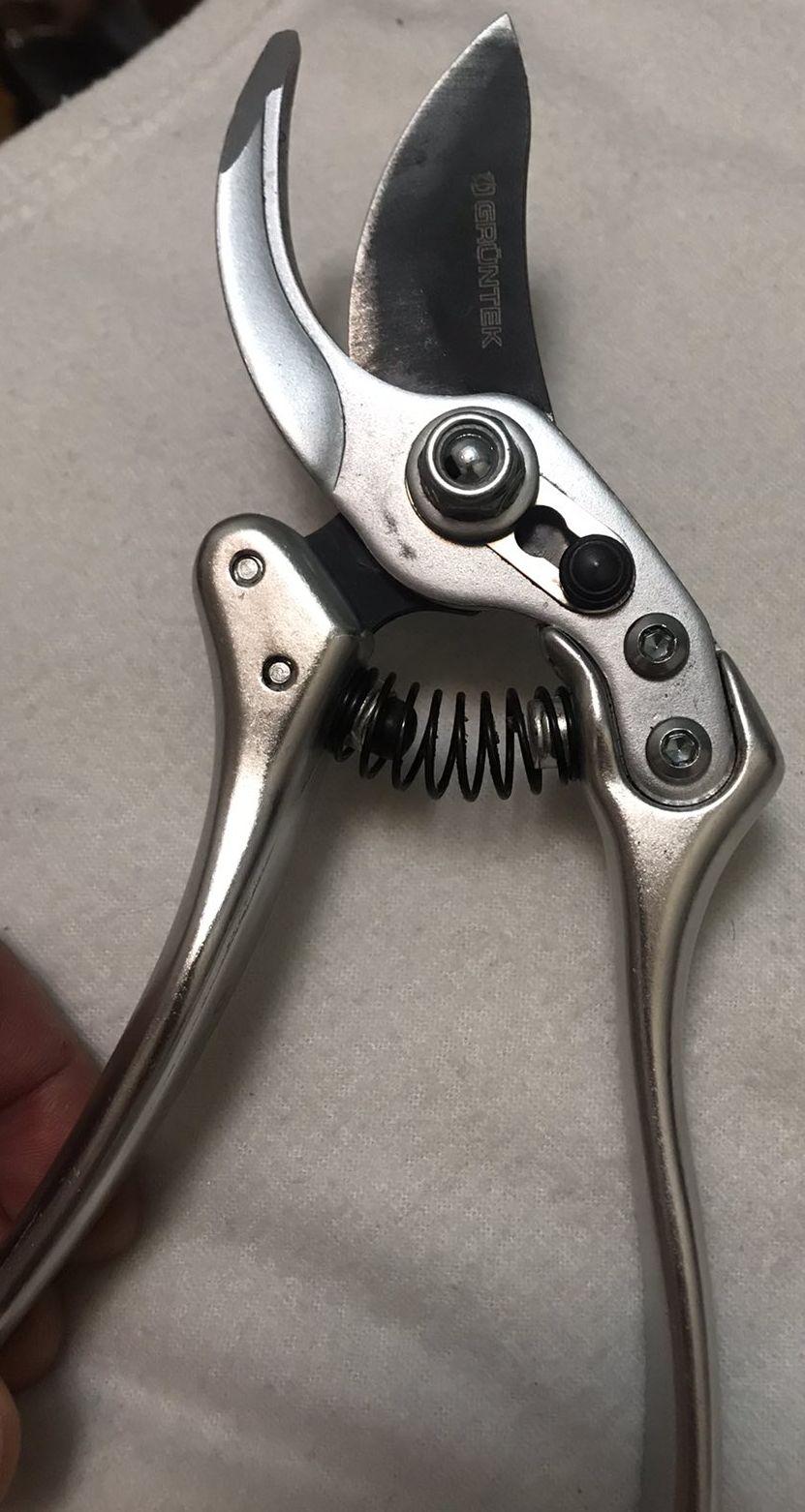 Секатор плоскостной Gruntek Silber-Schnitt в реальных условиях использования от пользователя Олег.