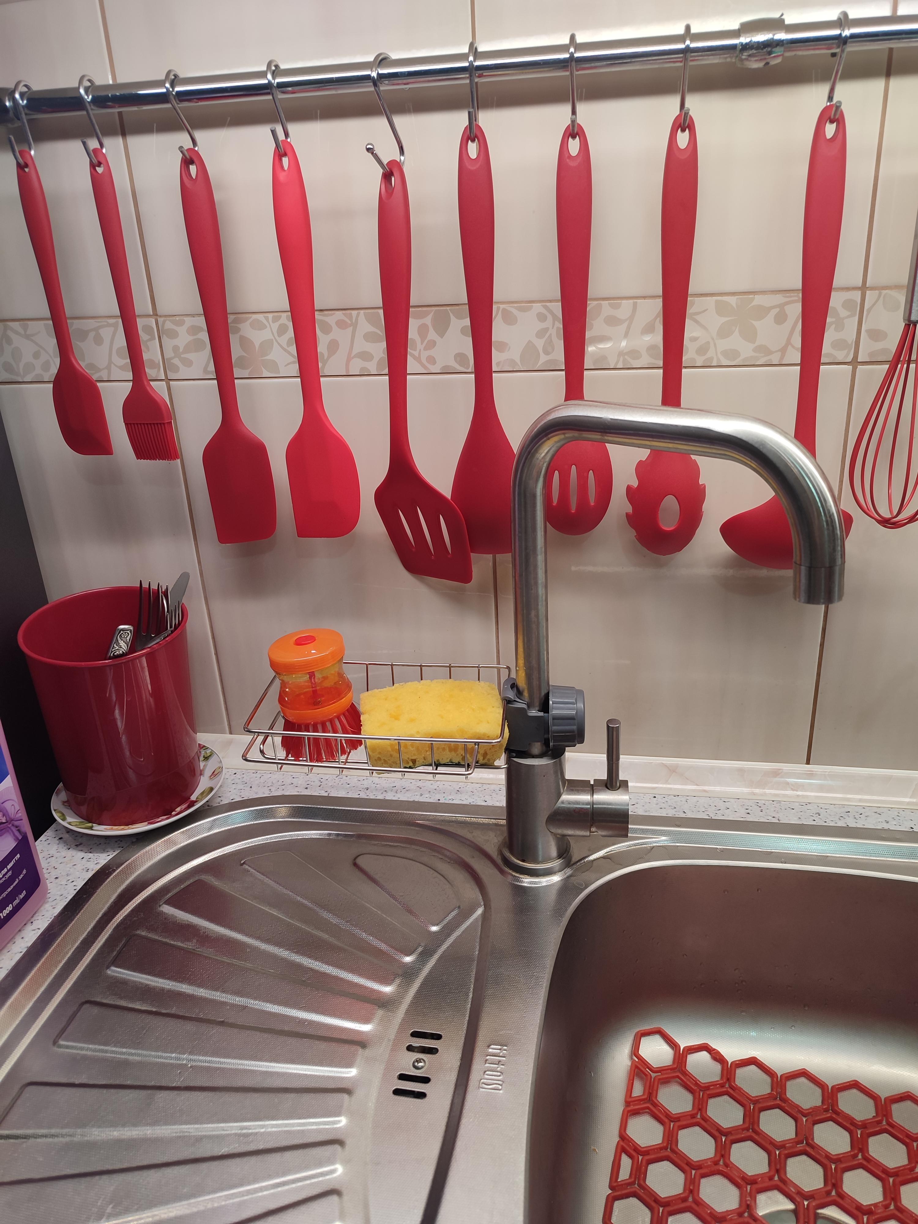 Держатель-подставка на кран для губок/мочалок на кухню/в душевую/ванную 3 полки (11175183) в реальных условиях использования от пользователя Тетяна.