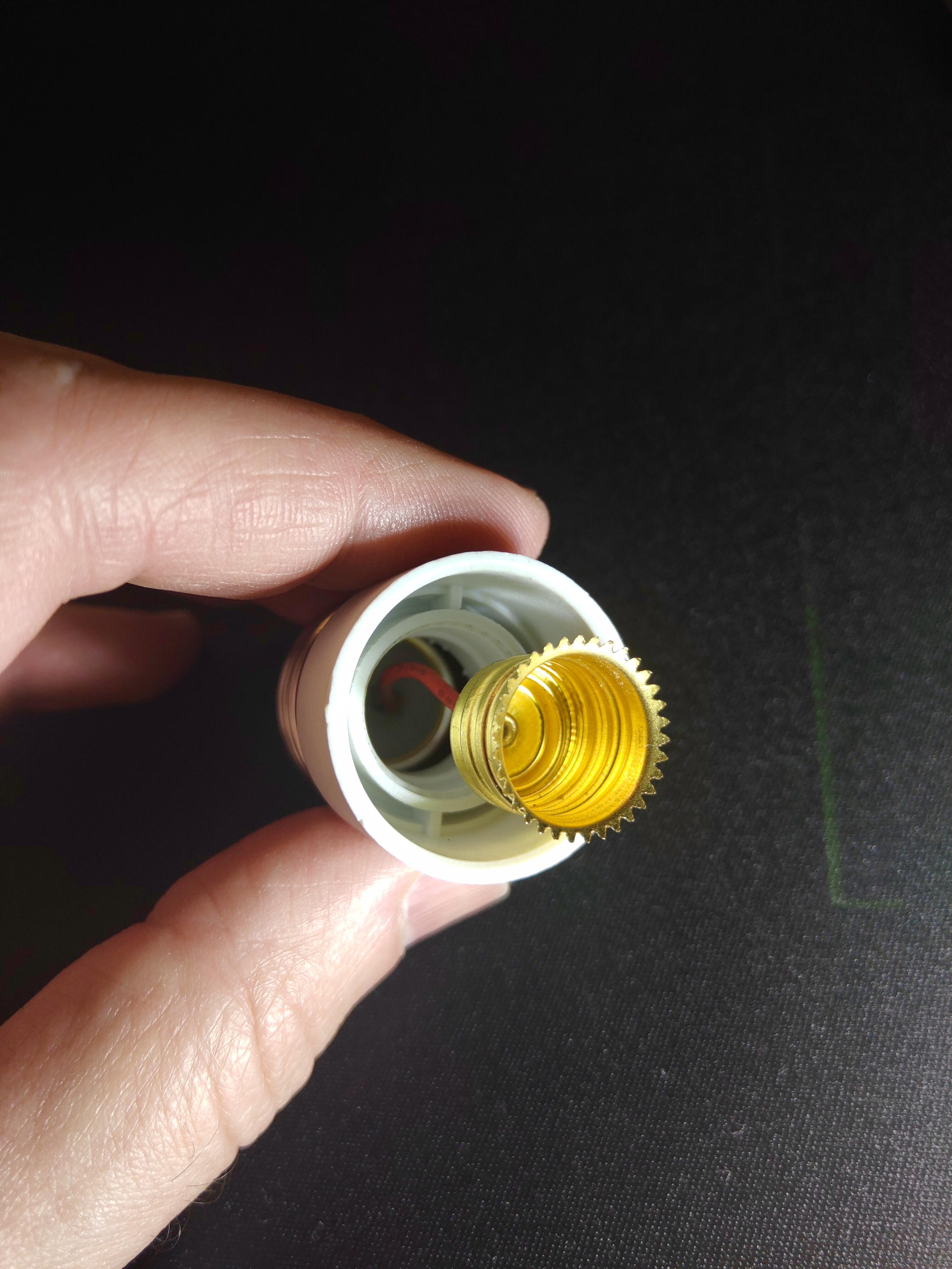 Патрон-переходник E.NEXT винтовой Е27-Е14 пластик белый s9100021 в реальных условиях использования от пользователя Андрій.