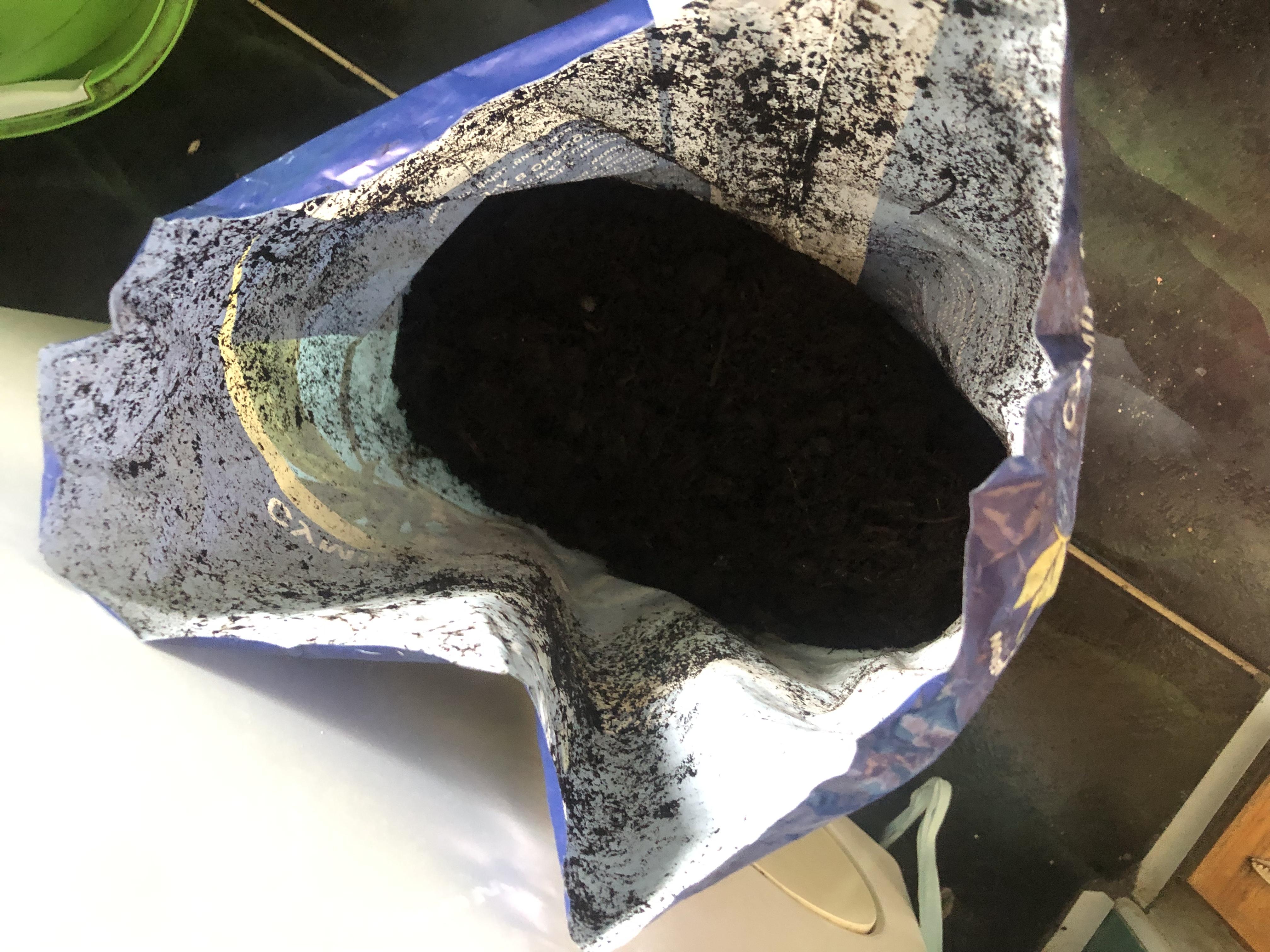 Фото: Грунтосмесь PLANTAGROW для пальм 5 л, отправлено покупателем Олександра Грунтосмесь PLANTAGROW для пальм 5 л в реальных условиях использования от покупателя Олександра.