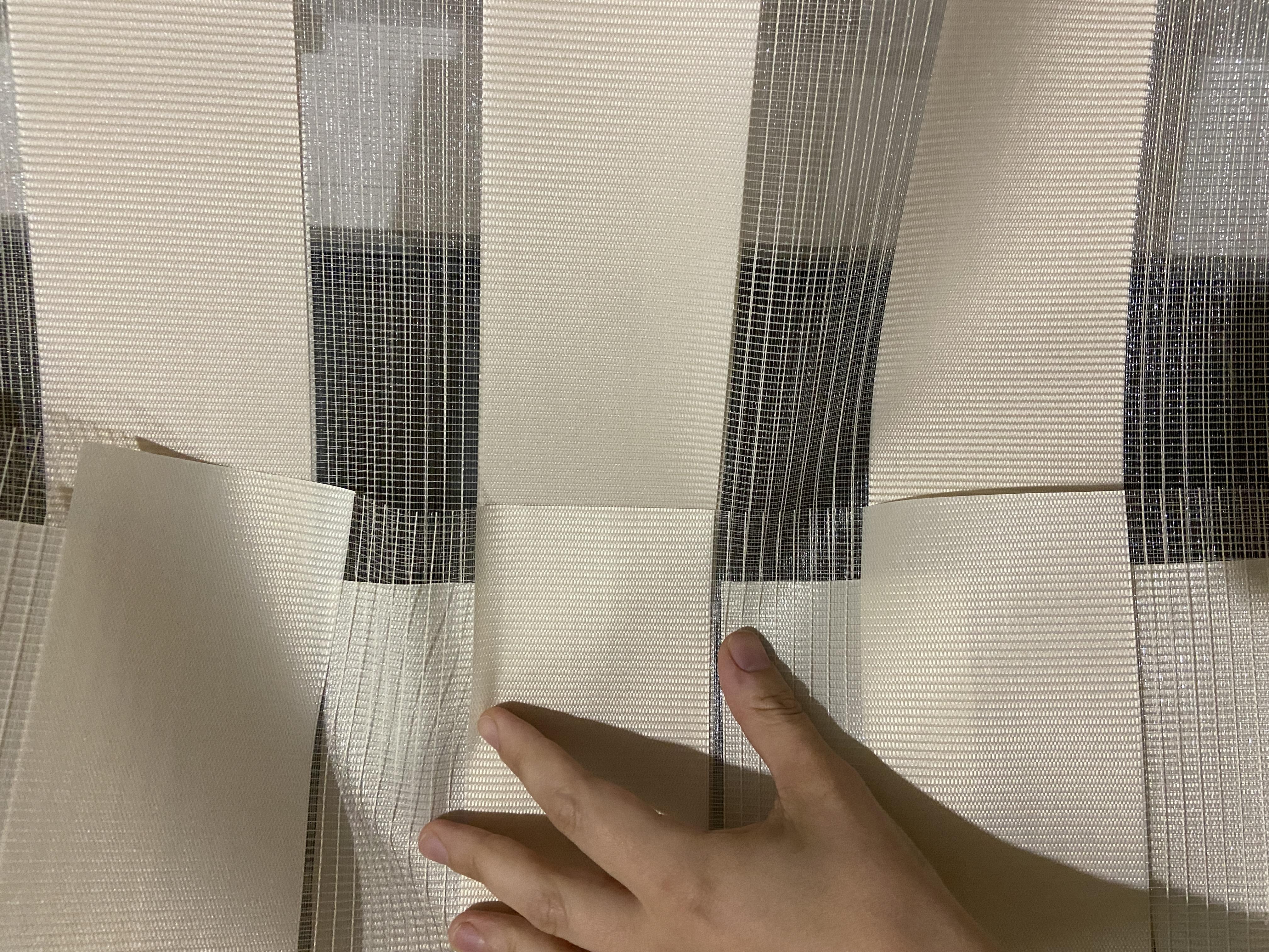 Рулонная штора день-ночь DECO SHARM Secret Impress DN 232 800x1600 мм Бежевый (DN232-21) в реальных условиях использования от покупателя Анатолій.