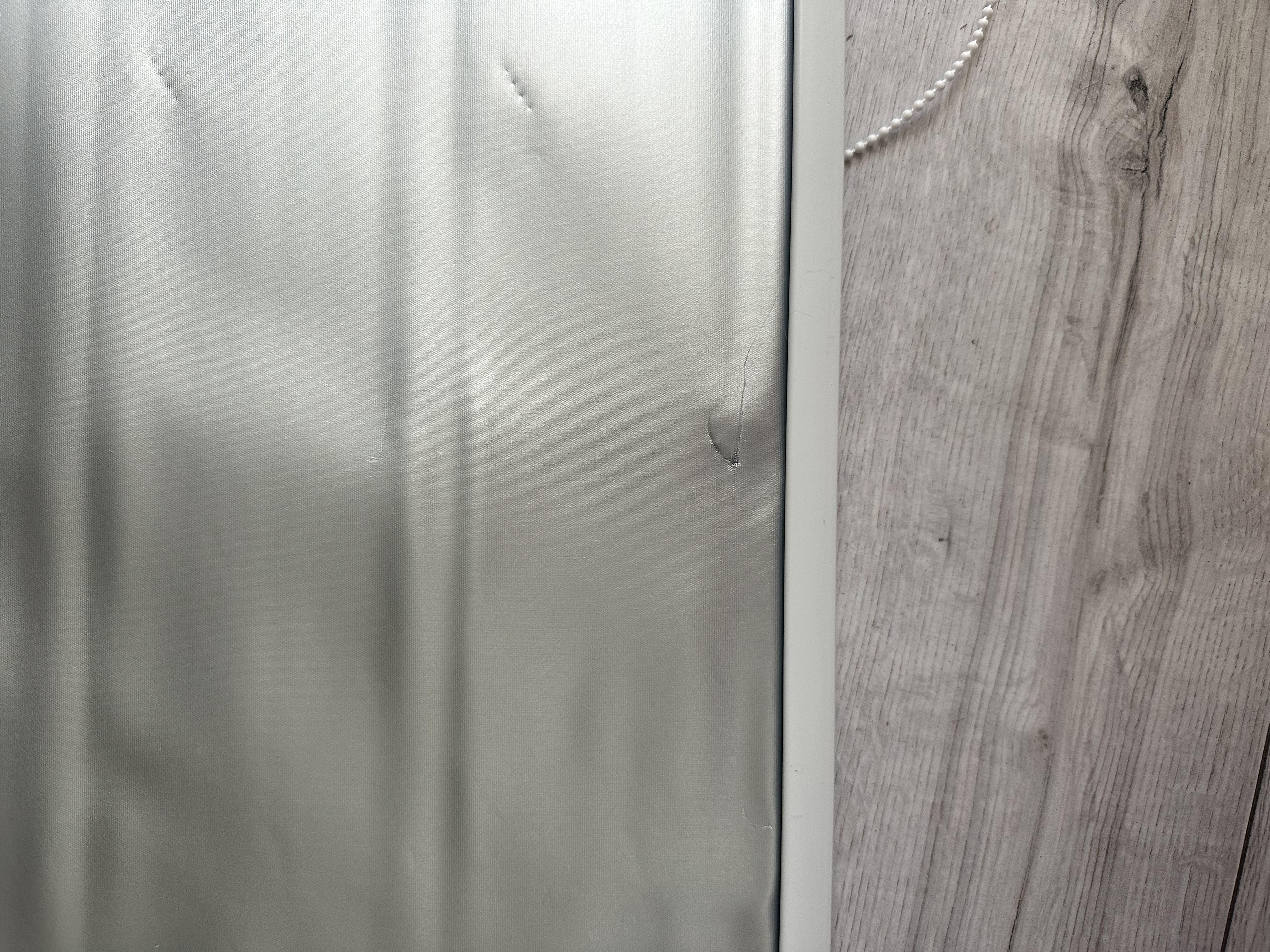 Фото: Ролета тканевая блэкаут E-ROLETA ВО 54 сильвер с фиксацией под наклон 53х150 см Серый (ВО-S-54-53-150), отправлено покупателем Софія Ролета тканевая блэкаут E-ROLETA ВО 54 сильвер с фиксацией под наклон 53х150 см Серый (ВО-S-54-53-150) в реальных условиях использования от покупателя Софія.