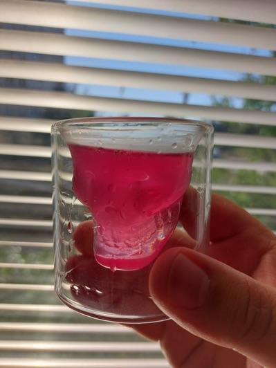 Фото: Склянка для віскі Череп UFT skull glass, надіслане користувачем Олексій Склянка для віскі Череп UFT skull glass у реальних умовах використання від користувача Олексій.