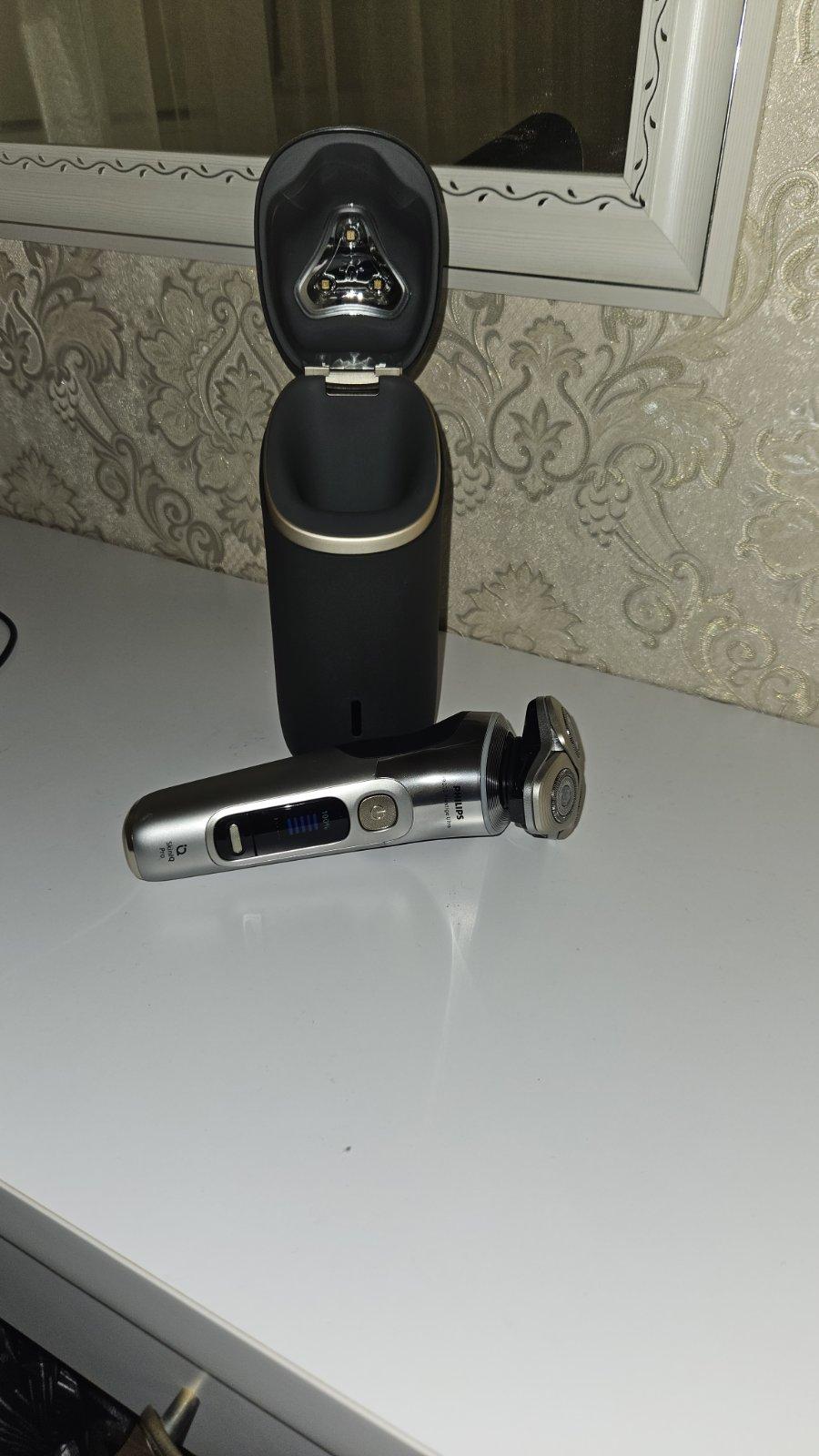 Електробритва Philips Series i9000 Prestige Ultra XP9404/46 у реальних умовах використання від покупця Олександр.