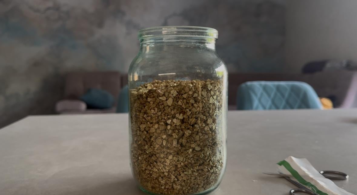 Добавка к почве Зелене поле Вермикулит 1 л в реальных условиях использования от пользователя Сергій.