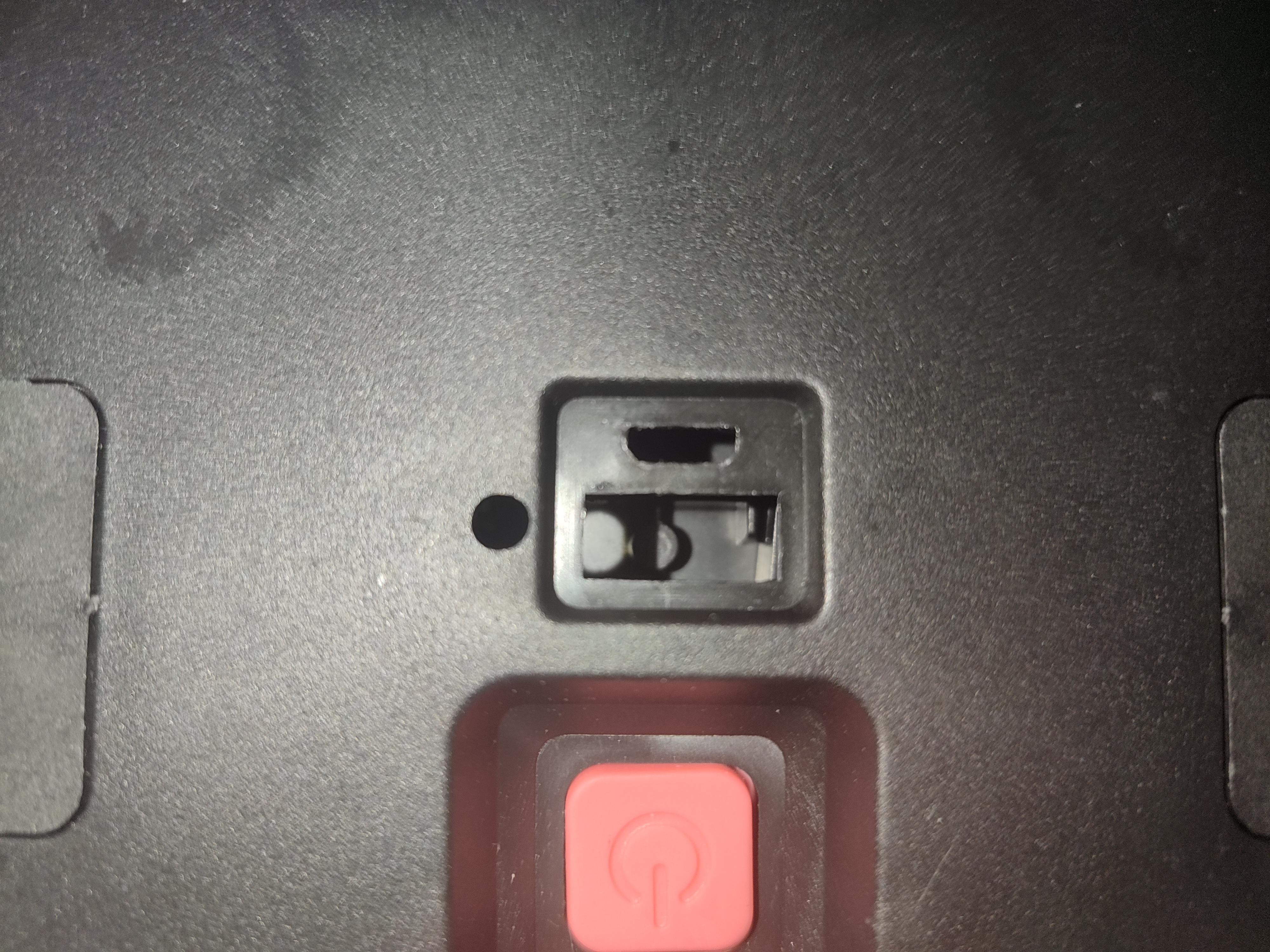 Знак аварійної зупинки 3в1 2000 mAh акумуляторний LED 3x COB із сонячною зарядкою та повербанк для USB заряджання Червоний (a2f64f84) у реальних умовах використання від покупця Олена.