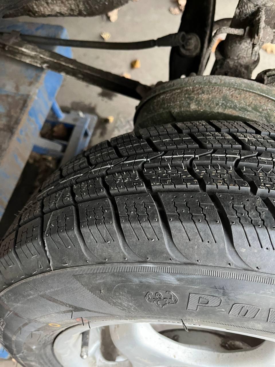 Фото: Шина ROSAVA BC-48 175/70R13 82 T нешипована всесезонні, надіслане покупцем Маріан Шина ROSAVA BC-48 175/70R13 82 T нешипована всесезонні у реальних умовах використання від покупця Маріан.
