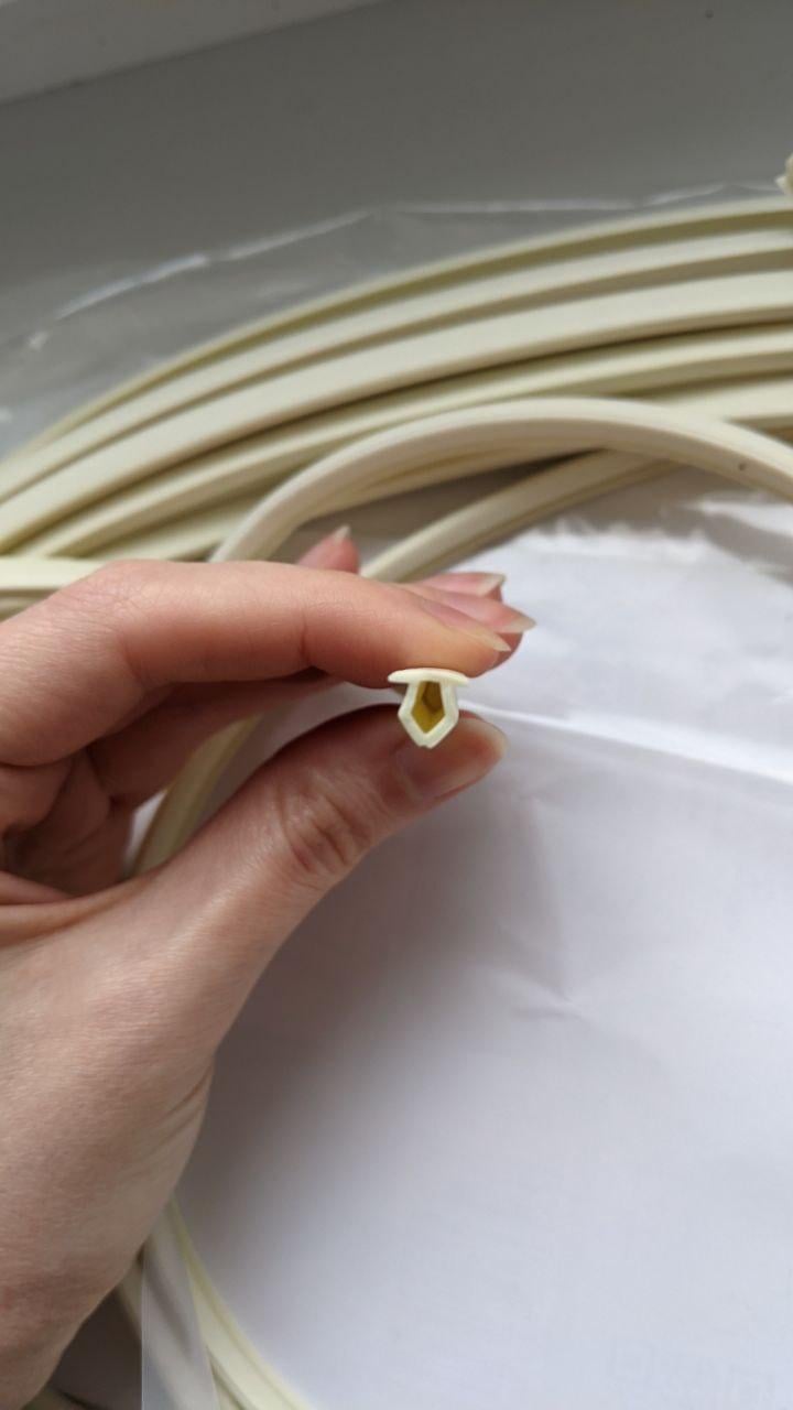 Уплотнитель для оконных систем и дверейв паз фигурный Киевгума для технологического паза оконных блоков 10 м белый в реальных условиях использования от покупателя Ольга.