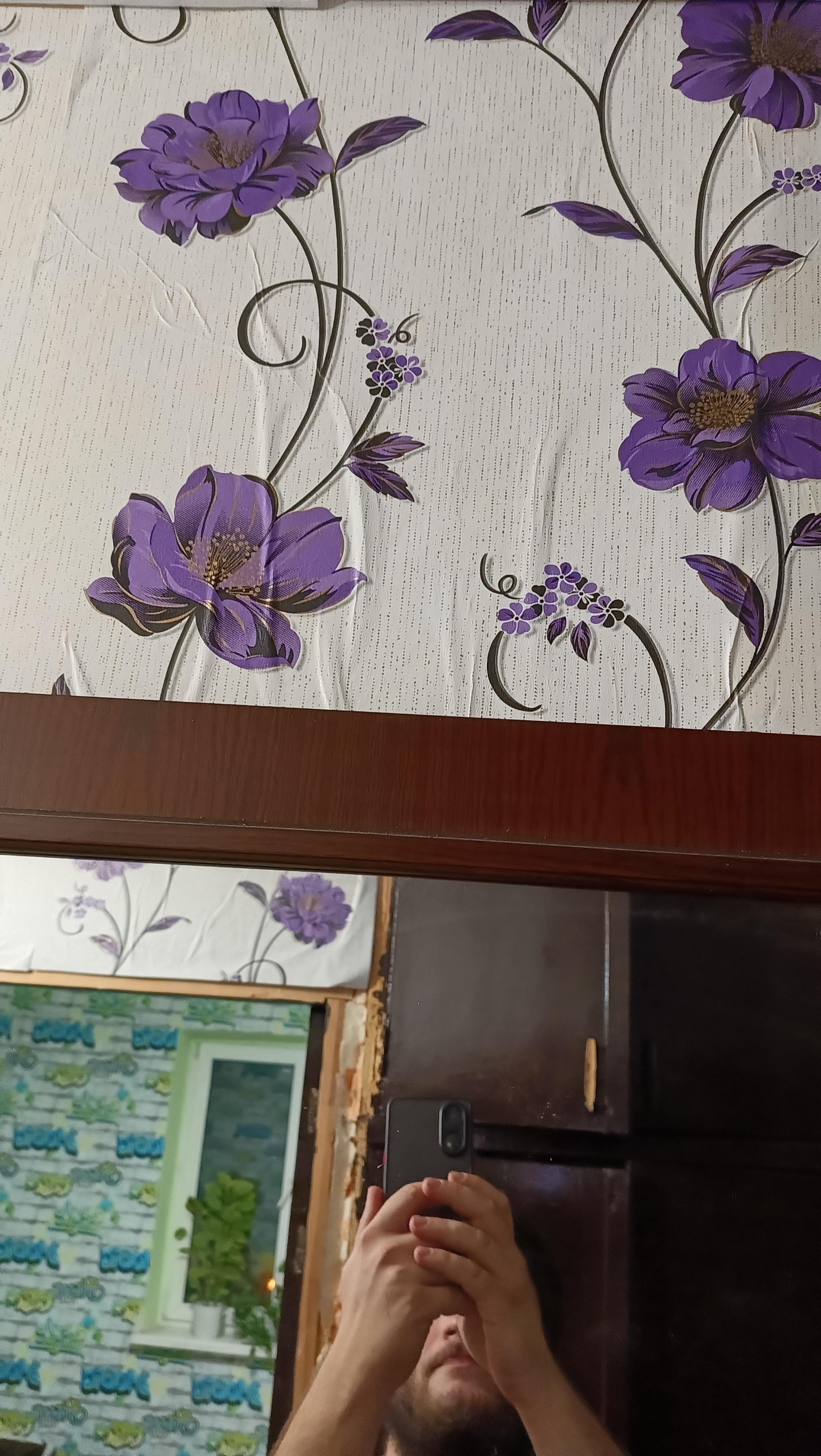 Шпалери паперові Континент Демі Бузкові квіти/Білий фон (1267) у реальних умовах використання від користувача Тетяна.