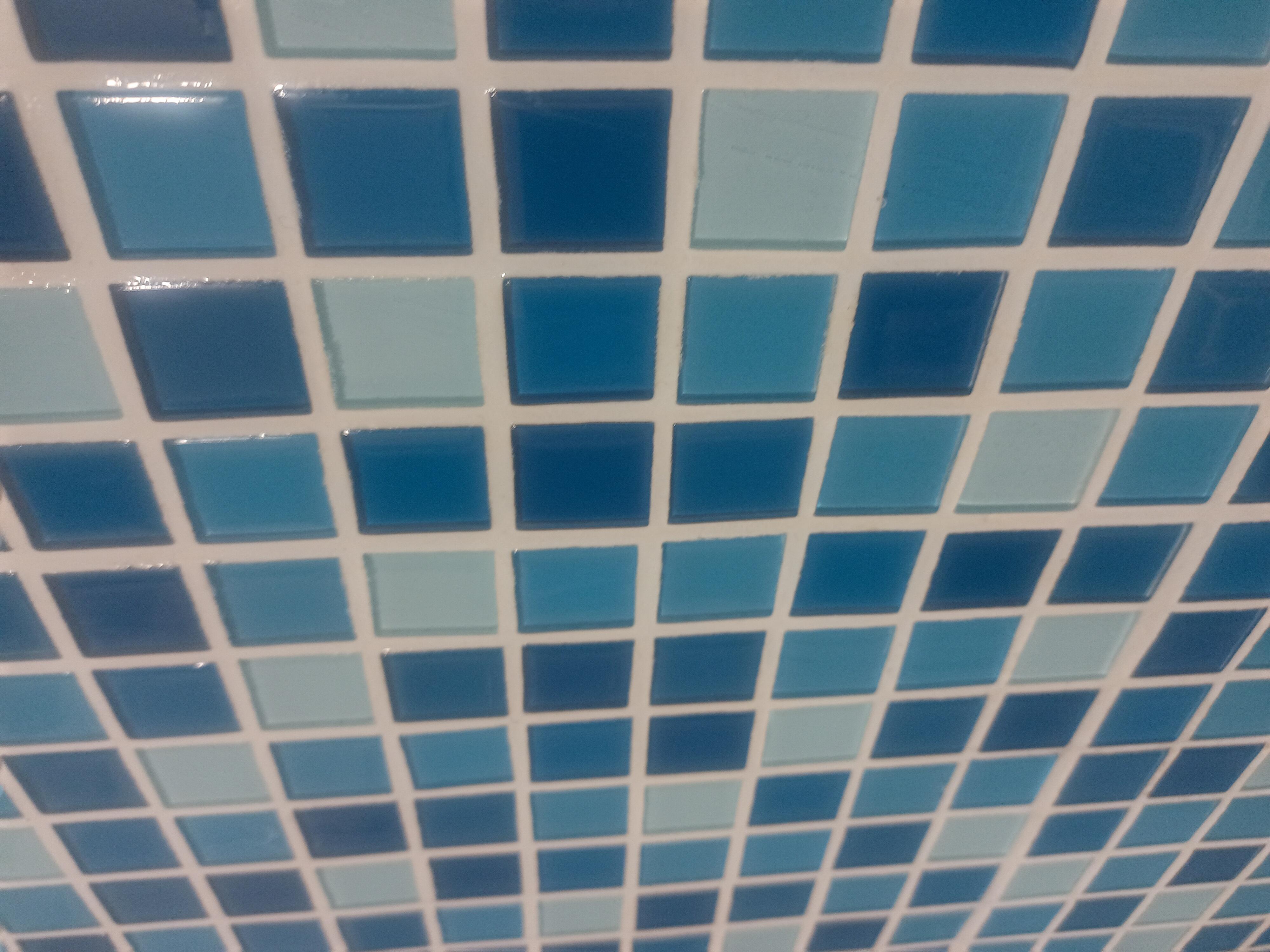 Фото: Мозаика стеклянная Mozaico De Lux S-MOS HT b25b23b21b21b20b19b18 Azuro mix (001403), отправлено покупателем Александр Мозаика стеклянная Mozaico De Lux S-MOS HT b25b23b21b21b20b19b18 Azuro mix (001403) в реальных условиях использования от покупателя Александр.