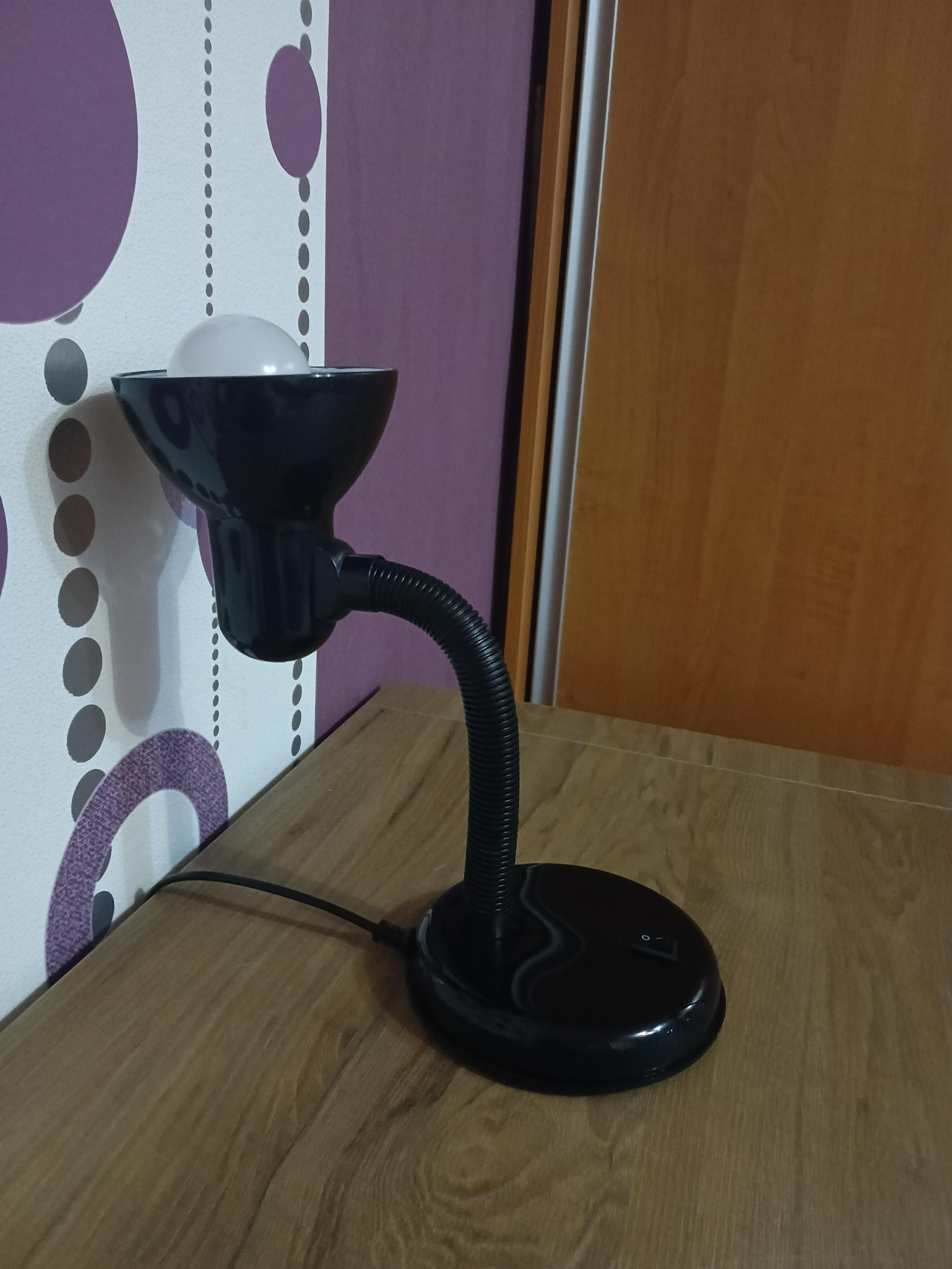 Настольная лампа Accento lighting 60 Вт E27 черный ML-203-S в реальных условиях использования от покупателя Людмила.