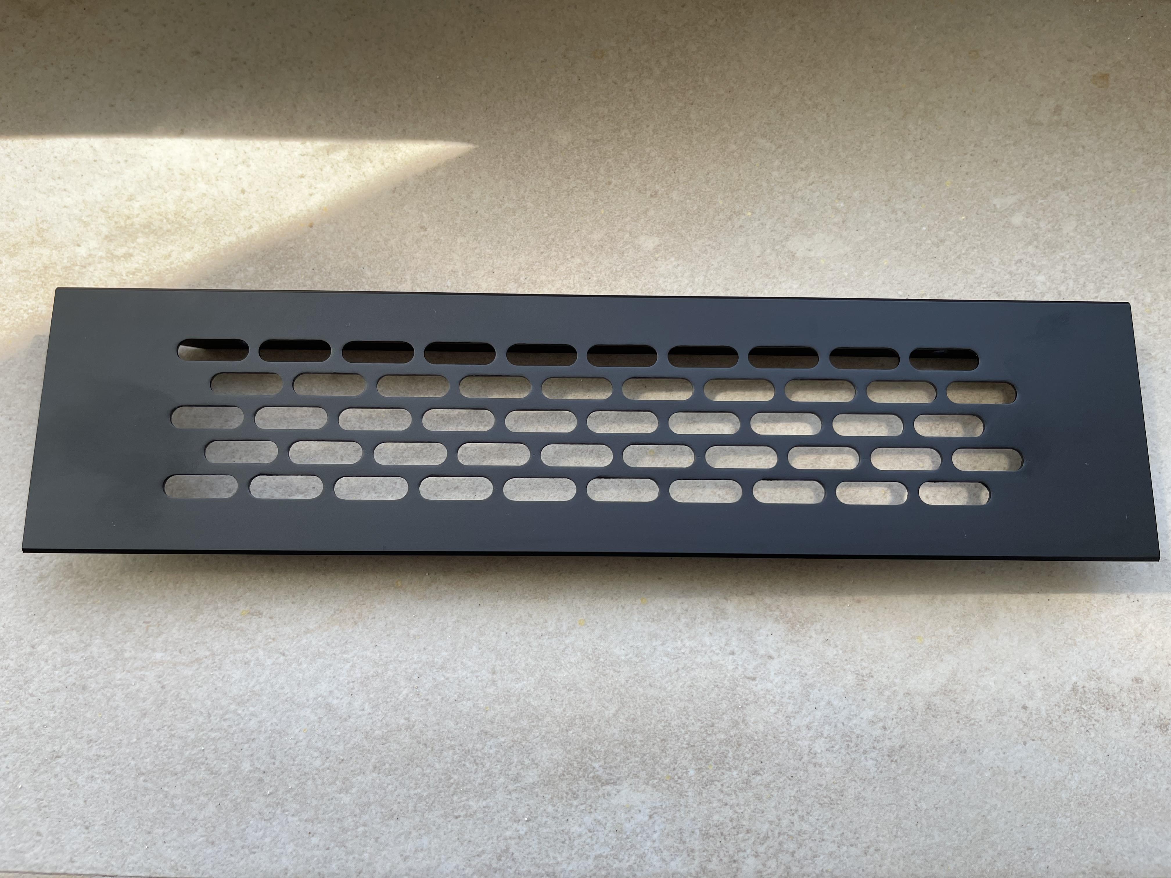 Решетка вентиляционная GTV 245x60 мм Черный (KK-W60245-M2) в реальных условиях использования от покупателя Игорь.