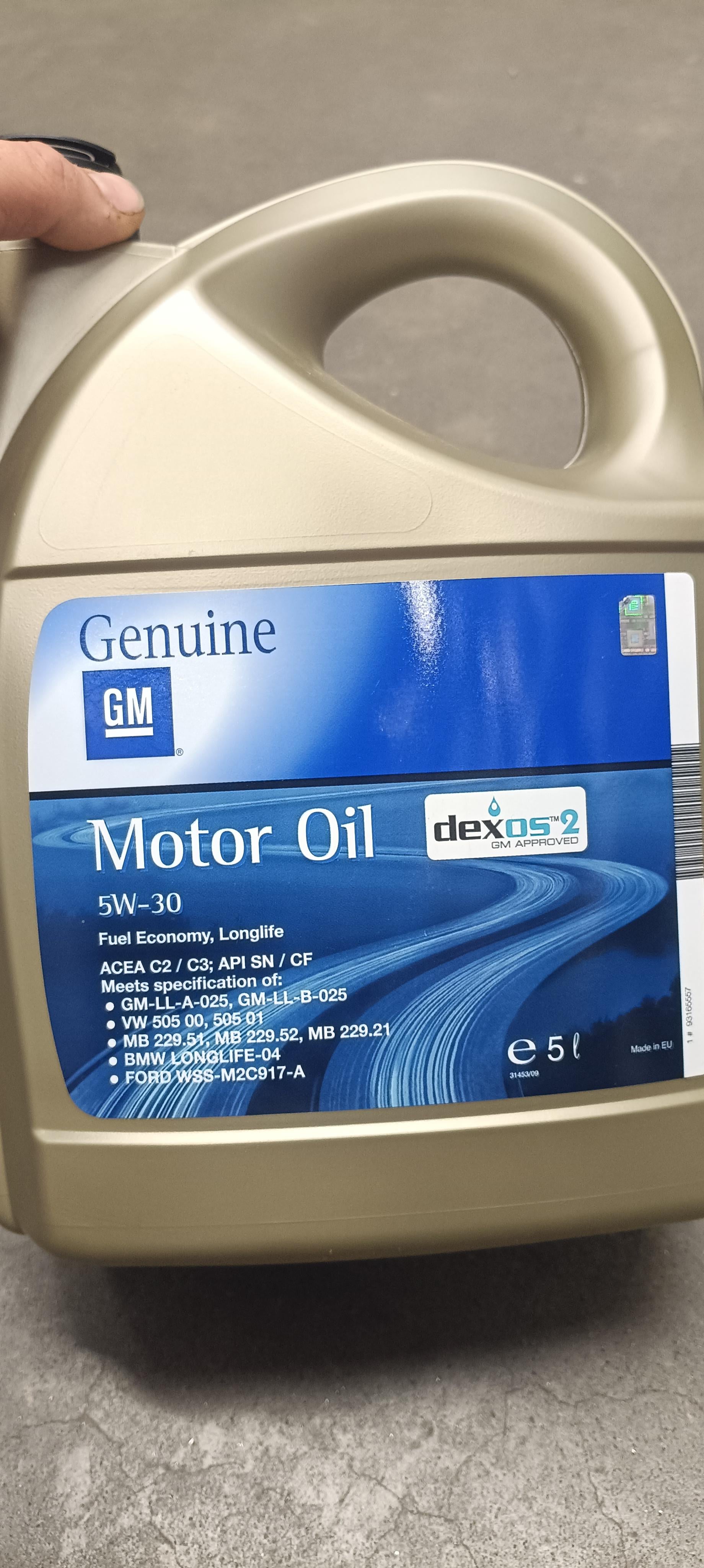 Фото: Моторное масло синтетическое GM Dexos2 5W-30 5 л (93165557), отправлено пользователем Леха Моторное масло синтетическое GM Dexos2 5W-30 5 л (93165557) в реальных условиях использования от пользователя Леха.