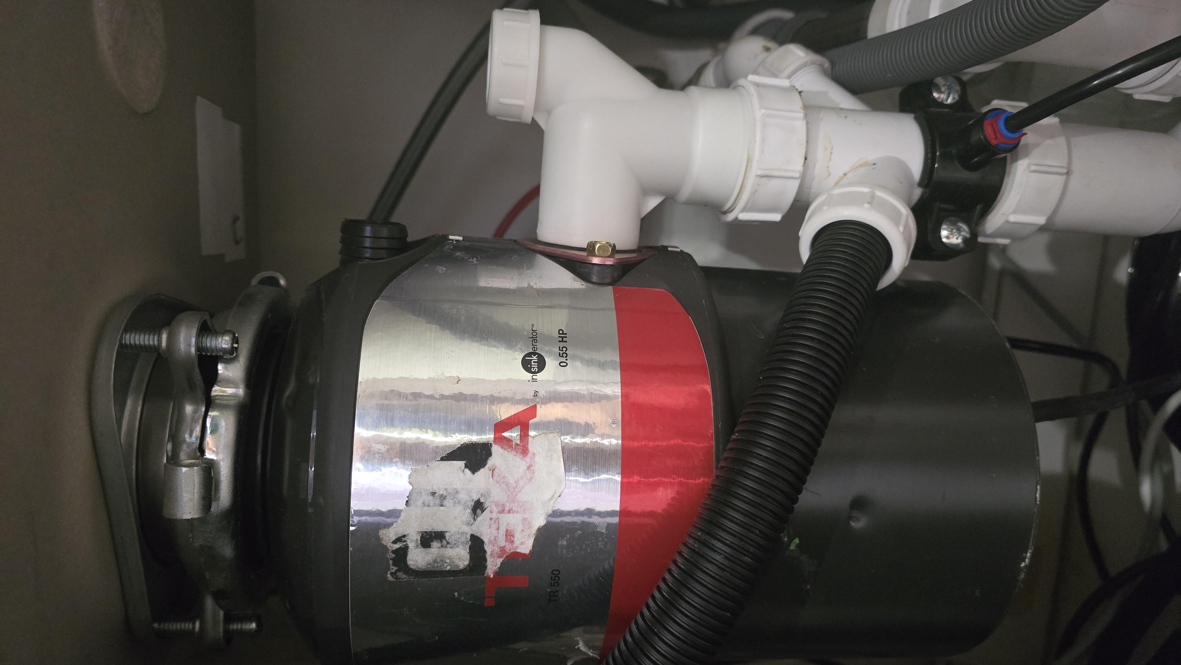 Фото: Подрібнювач харчових відходів Teka TR 550, надіслане користувачем Вікторія Подрібнювач харчових відходів Teka TR 550 у реальних умовах використання від користувача Вікторія.