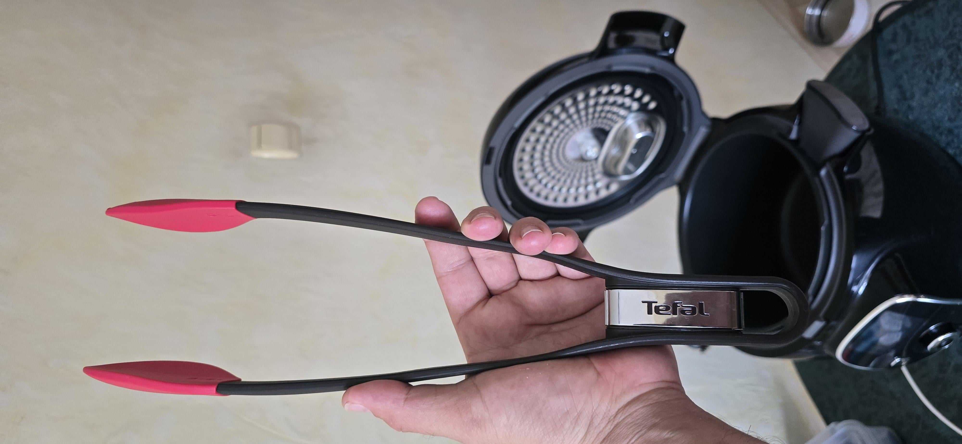Фото: Щипцы кухонные Ingenio 42 см K2060714 Tefal, отправлено покупателем Валерій Щипцы кухонные Ingenio 42 см K2060714 Tefal в реальных условиях использования от покупателя Валерій.