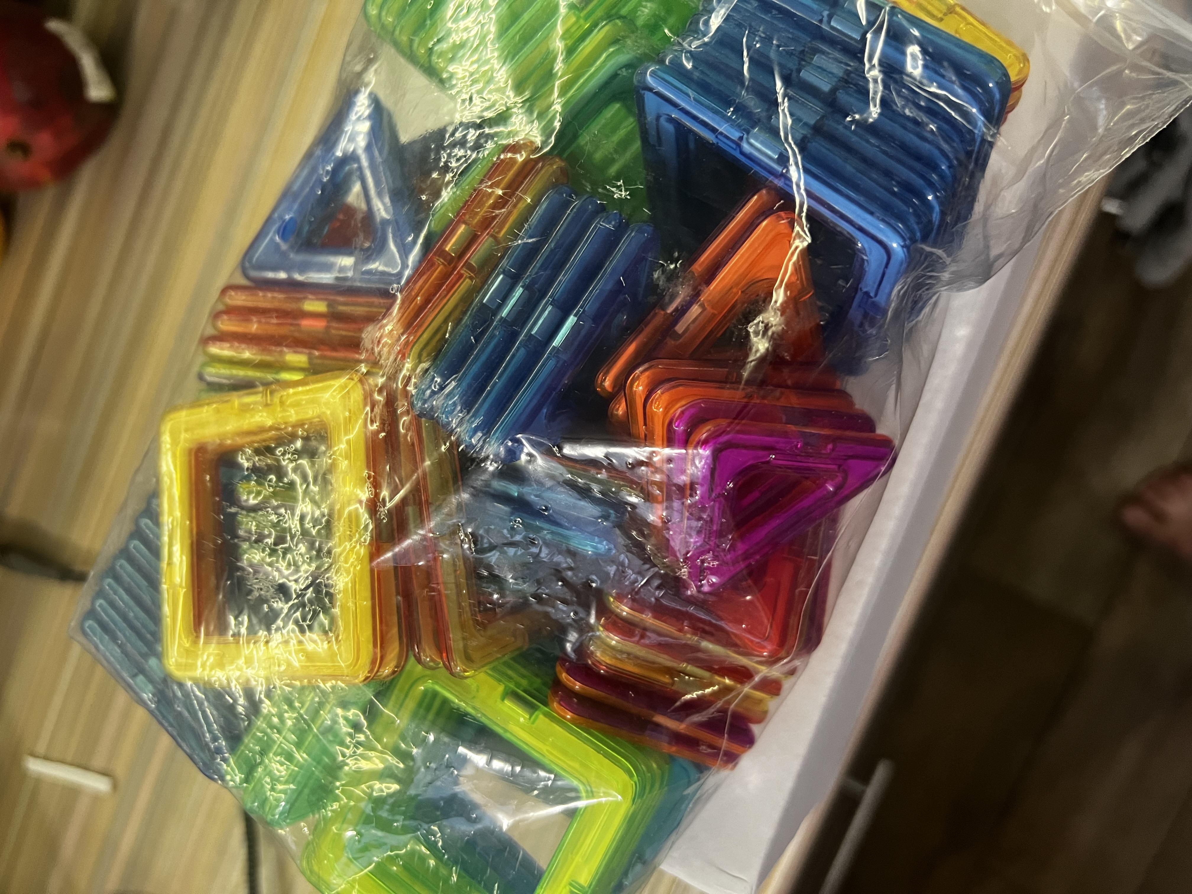 Конструктор магнітний Magnetic 100 елементів (482) у реальних умовах використання від покупця Тетяна.