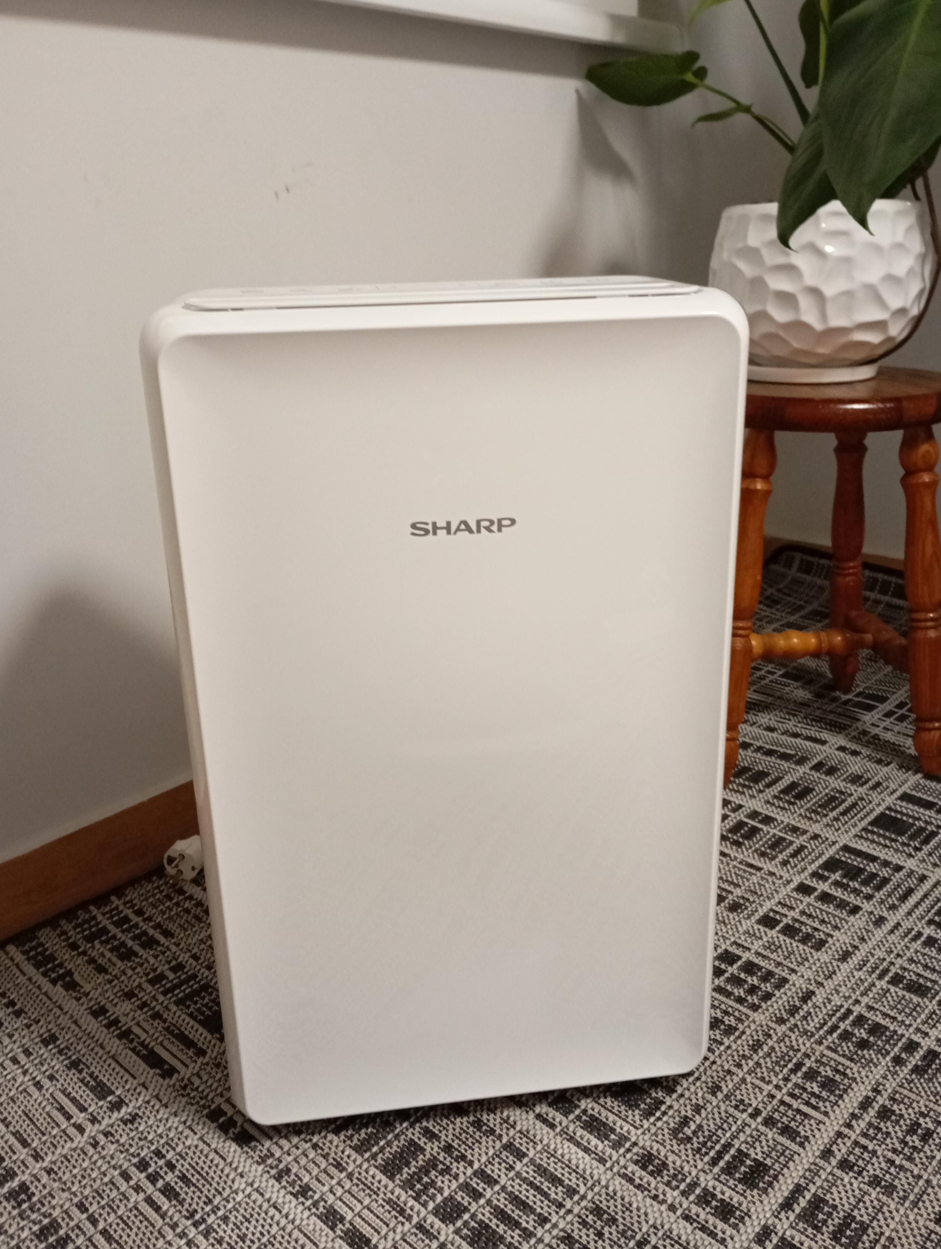 Осушувач повітря Sharp P16EW у реальних умовах використання від покупця Олена.