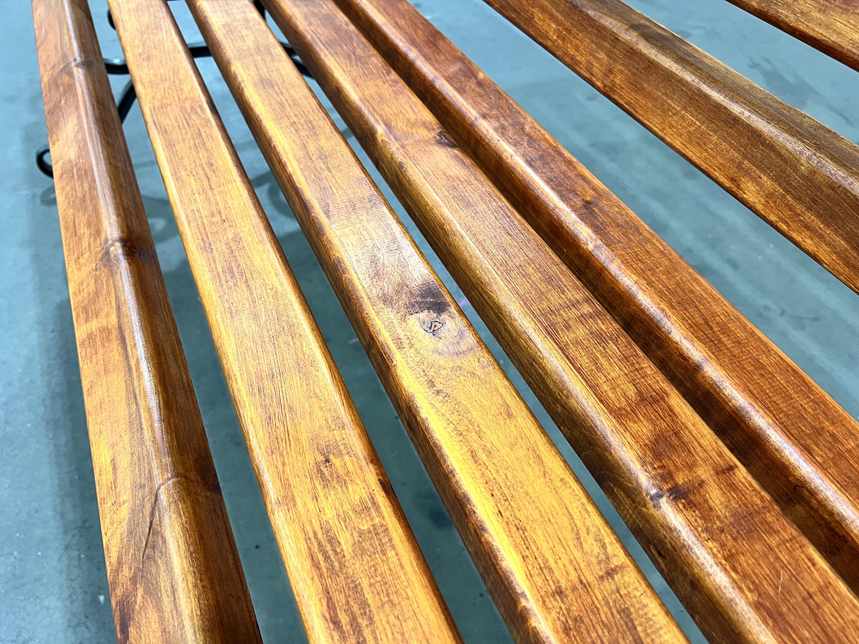 Скамейка садовая парковая кованая AVVS tech без перил деревянная 1,70 м уличная Красное дерево (9.0/170) в реальных условиях использования от пользователя Андрій.