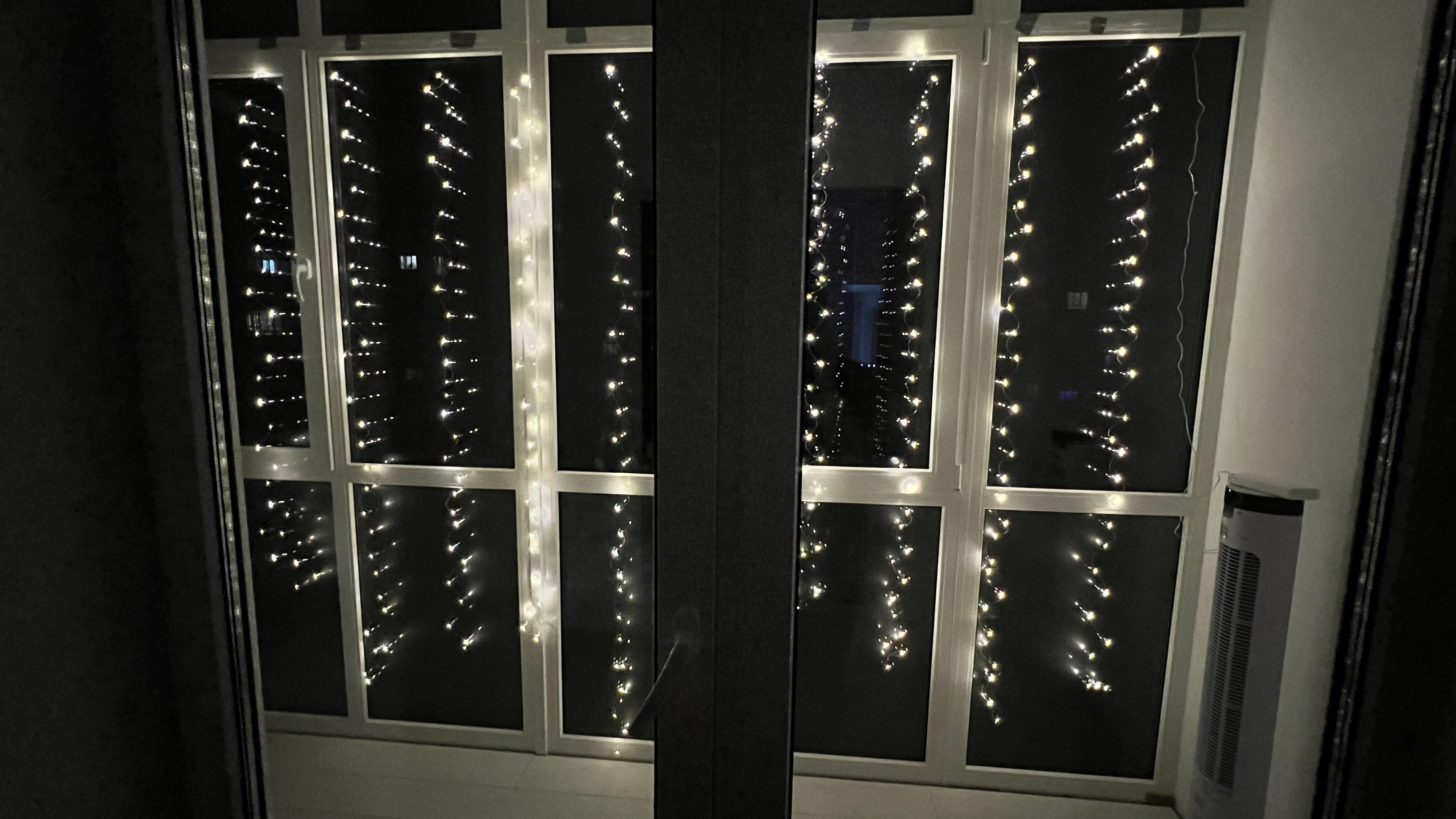 Гирлянда Роса Штора на серебрянном проводе 3x3 м LED Желтый теплый в реальных условиях использования от покупателя Олена.