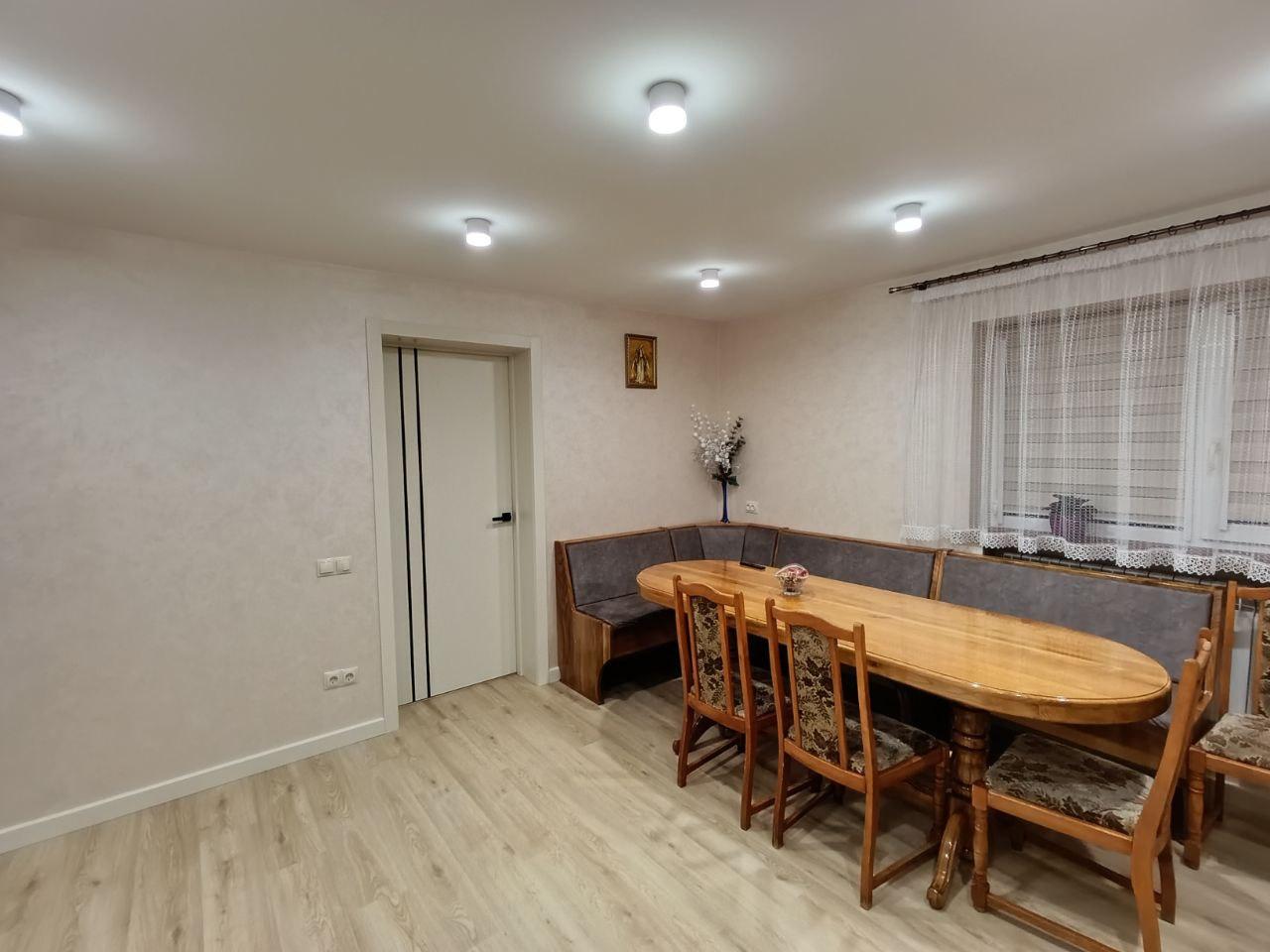 Фото: Фарба декоративна акрилова Feidal Velvet Dekor матова ефект оксамиту 2,5 л (1816034473), надіслане користувачем Юрій Фарба декоративна акрилова Feidal Velvet Dekor матова ефект оксамиту 2,5 л (1816034473) у реальних умовах використання від користувача Юрій.