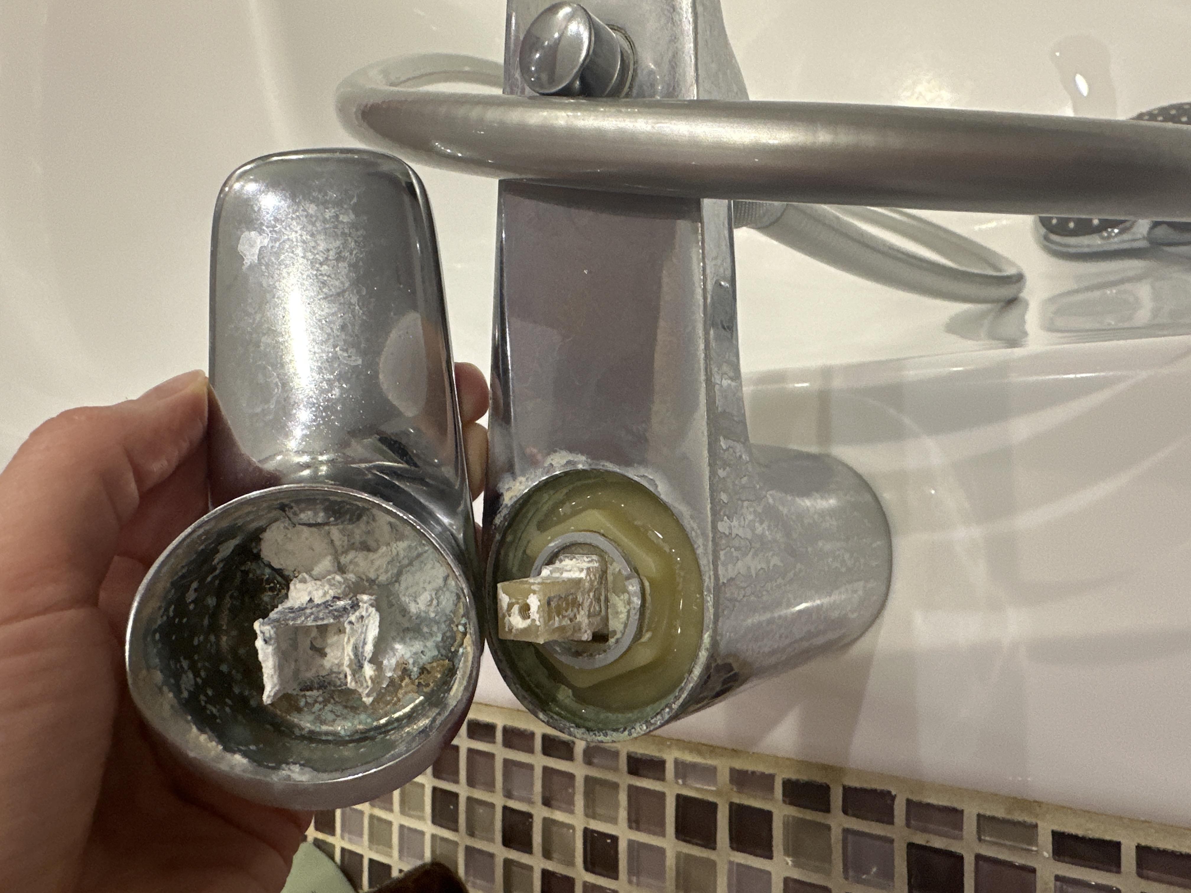 Смеситель для ванны Jacob Delafon Aleo Е72284-СР в реальных условиях использования от пользователя Анастасія.