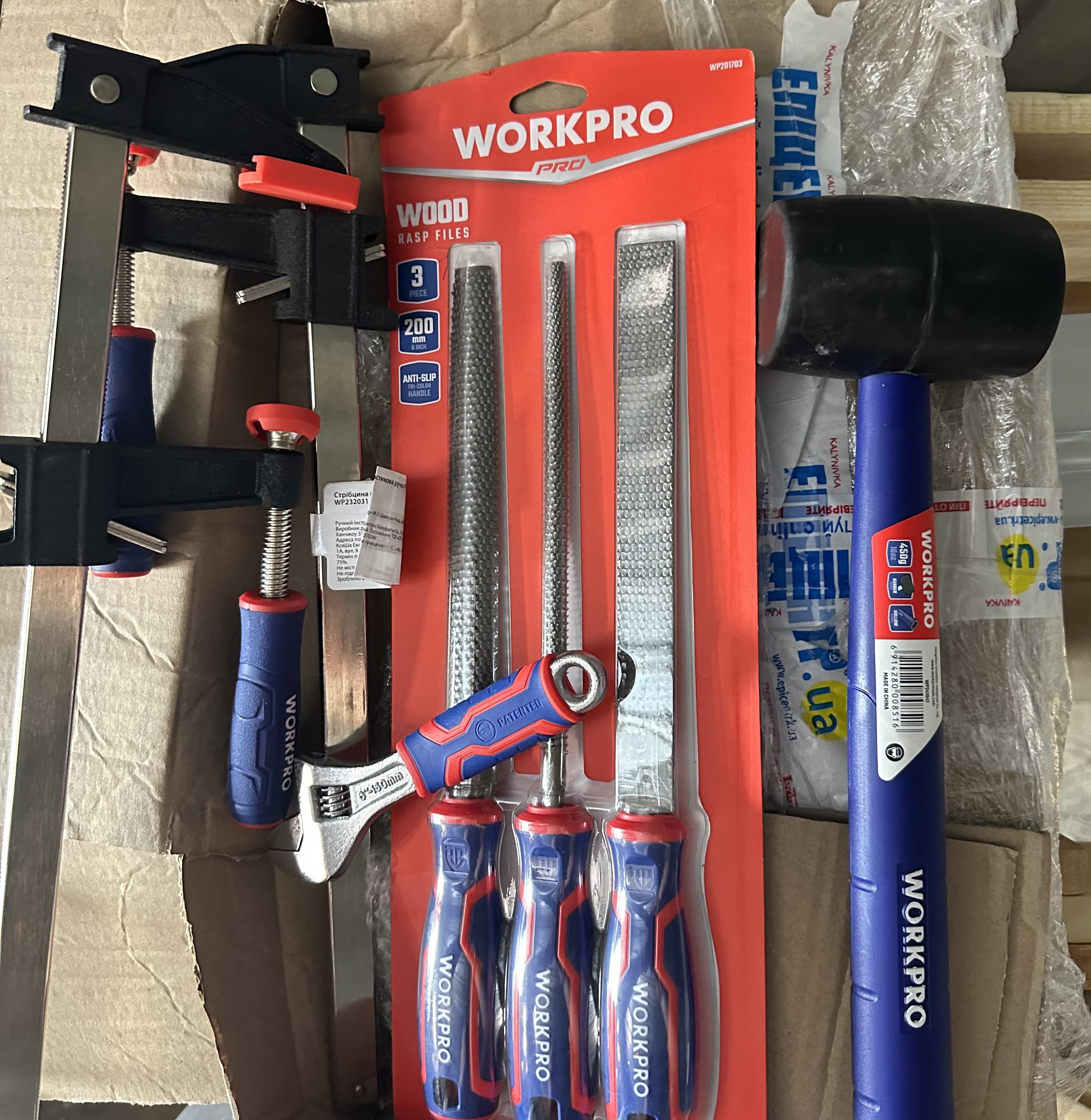 Киянка WORKPRO 450 гр чорная пластиковая ручка PRO в реальных условиях использования от покупателя Вадим.