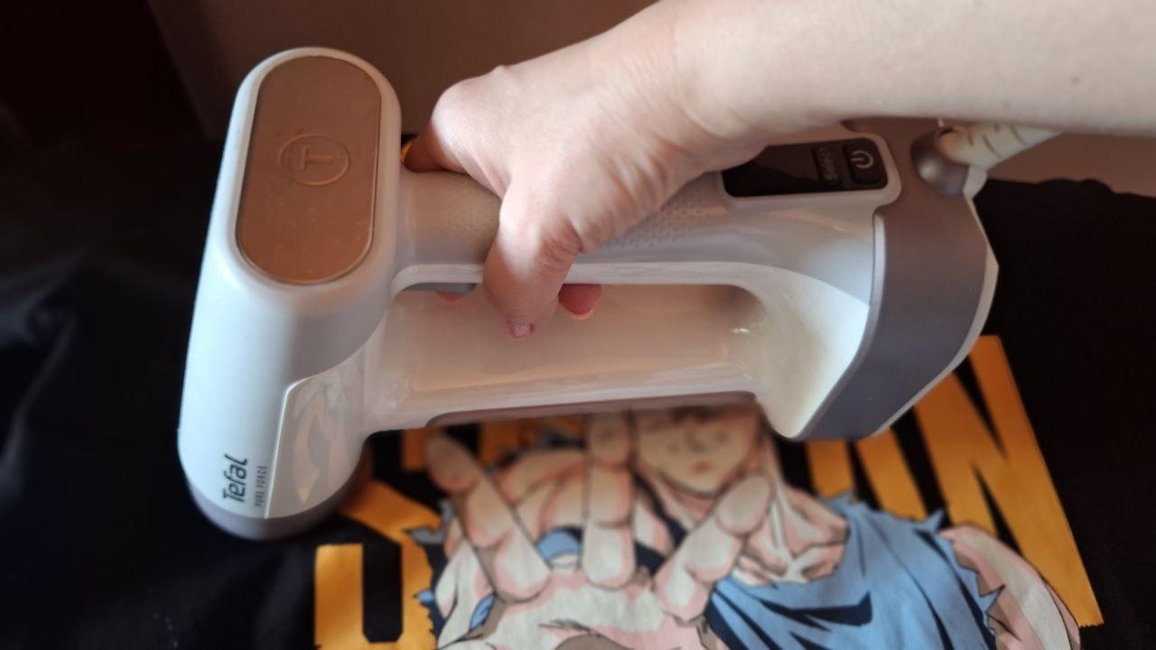 Фото: Отпариватель ручной Tefal Pure Force 2в1 DT8720E0, отправлено пользователем Ірина Бойко Отпариватель ручной Tefal Pure Force 2в1 DT8720E0 в реальных условиях использования от пользователя Ірина Бойко.