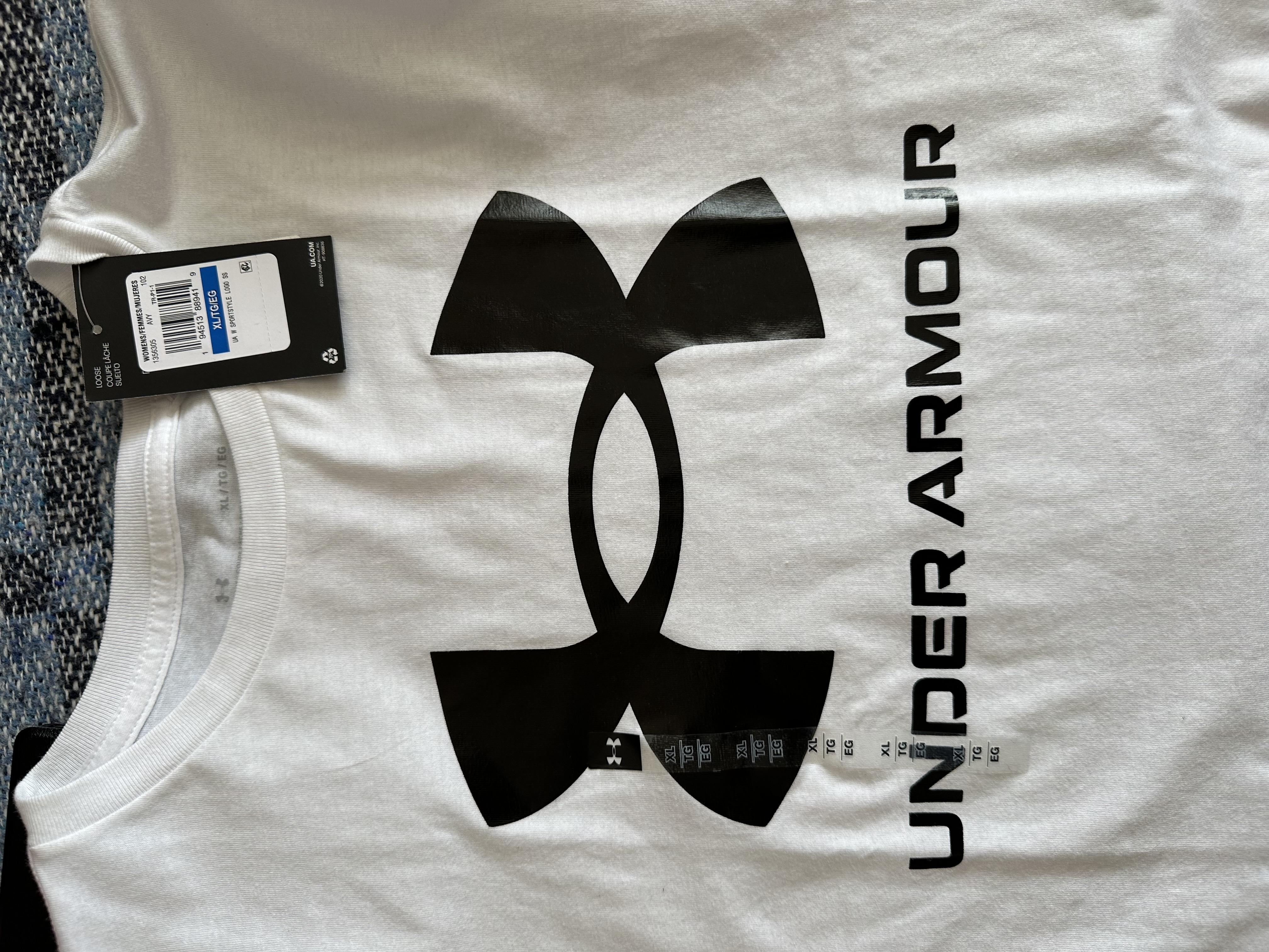 Футболка Under Armour UA W SPORTSTYLE LOGO SS 1356305-102 р.M білий у реальних умовах використання від користувача Карина.