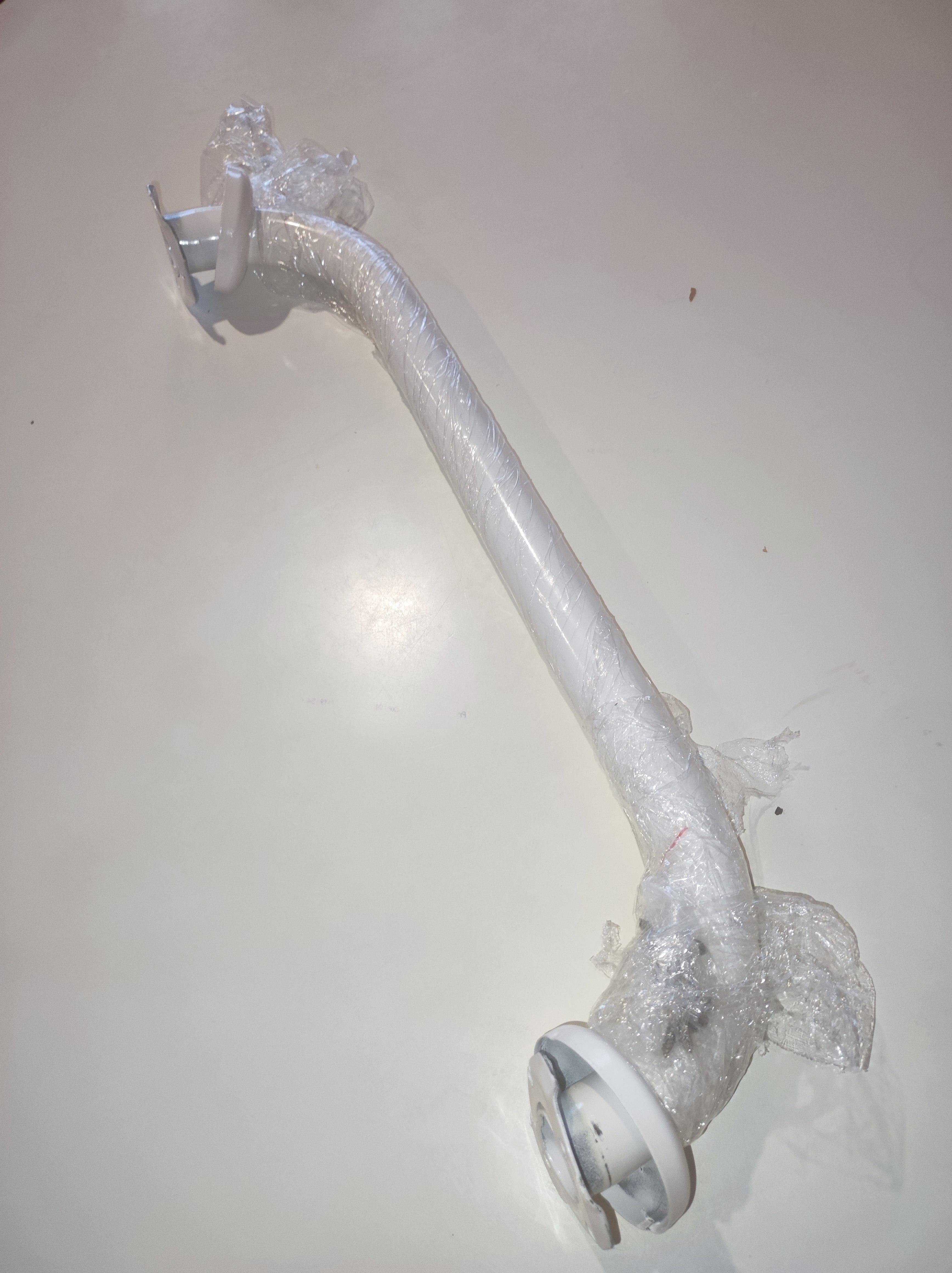 Поручень для ванны Sanpreis прямой нержавеющая сталь D 32 мм 50 см Белый в реальных условиях использования от пользователя Карпенко Денис.