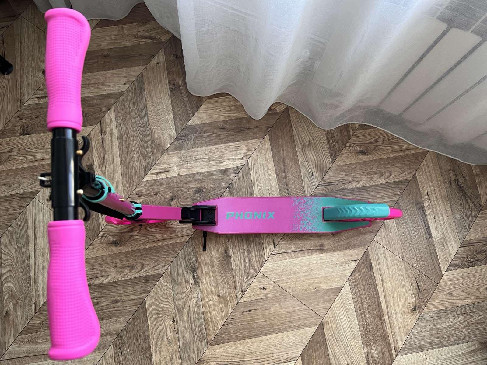 Фото: Самокат Maraton Phonix двухколесный с ремнем для переноски колеса светящиеся Синий, отправлено покупателем Юлія Самокат Maraton Phonix двухколесный с ремнем для переноски колеса светящиеся Синий в реальных условиях использования от покупателя Юлія.