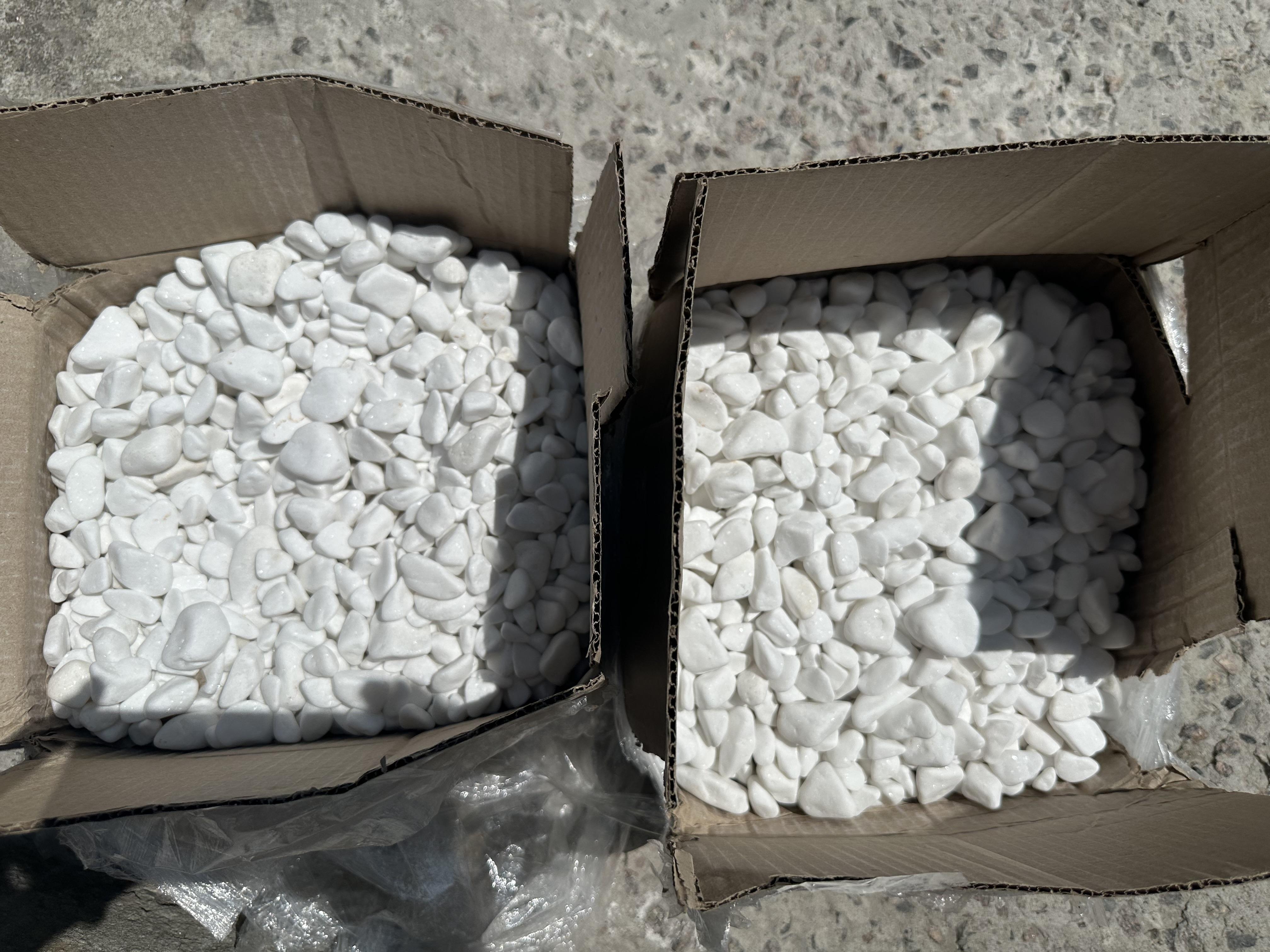 Декоративная галька мраморная 30-60 мм Бело-серый (18003268) в реальных условиях использования от покупателя Андрій.