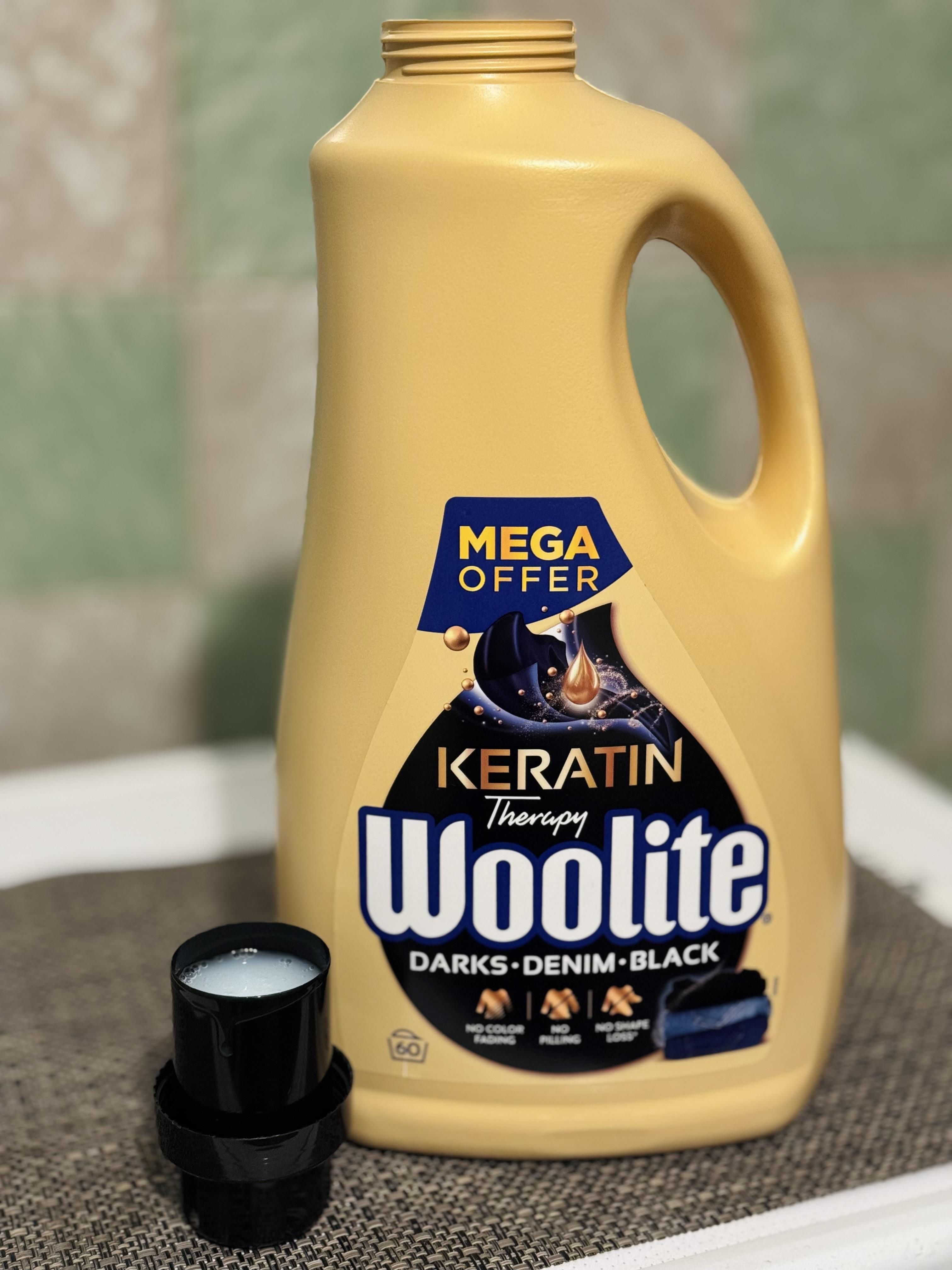 Гель для машинного та ручного прання Woolite для чорних та джинсових тканин з кератином 3,6 л у реальних умовах використання від користувача Христина.