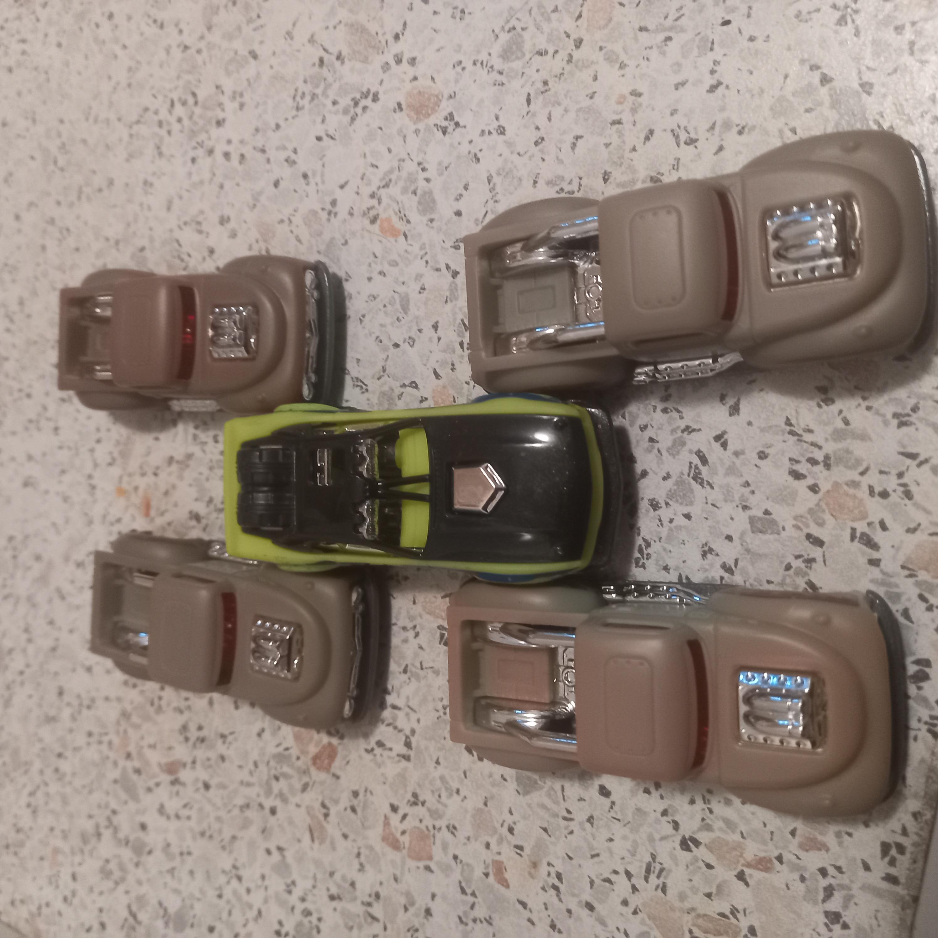 Машинка Zuru в асортименті METAL MACHINES CAR COLOR CHANGE 67100 у реальних умовах використання від покупця Олександра.