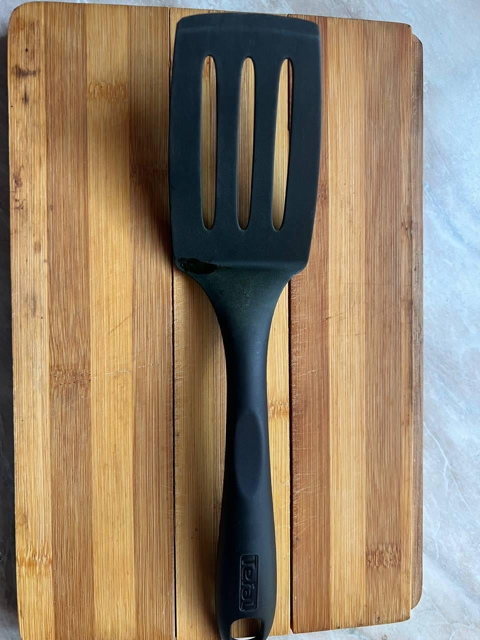 Лопатка кухонная Tefal в реальных условиях использования от пользователя Інна.