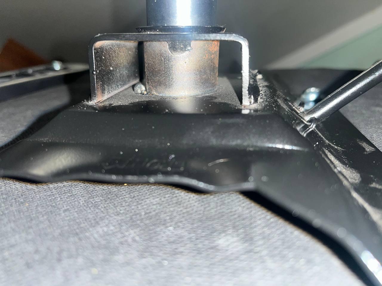 Крісло офісне комп'ютерне Bonro B-6200 Чорний (4260) у реальних умовах використання від покупця Владислав.