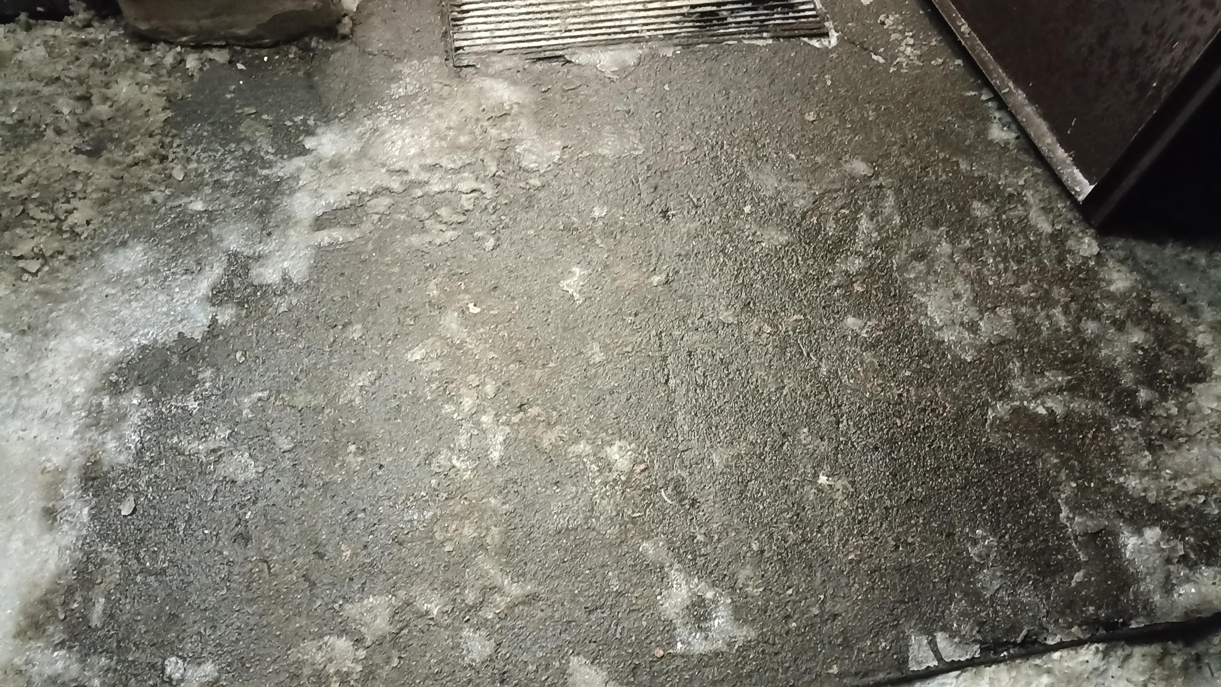 Фото: Протиожеледний реагент Руйнівник Криги 10 л, надіслане покупцем Роман Протиожеледний реагент Руйнівник Криги 10 л у реальних умовах використання від покупця Роман.