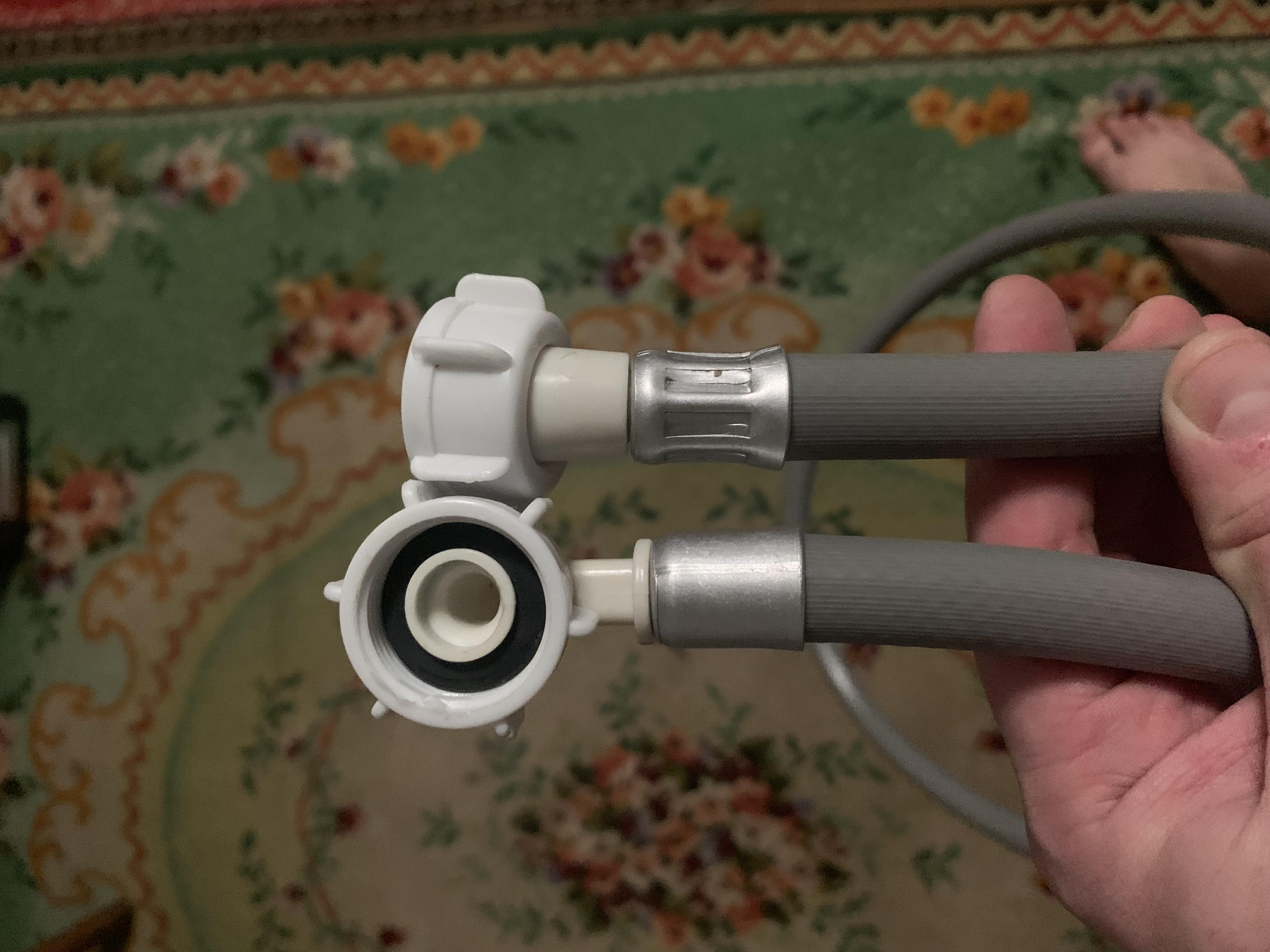 Шланг заливной Water House для стиральных и посудомоечный машин SZ-1,5 в реальных условиях использования от покупателя Павло.