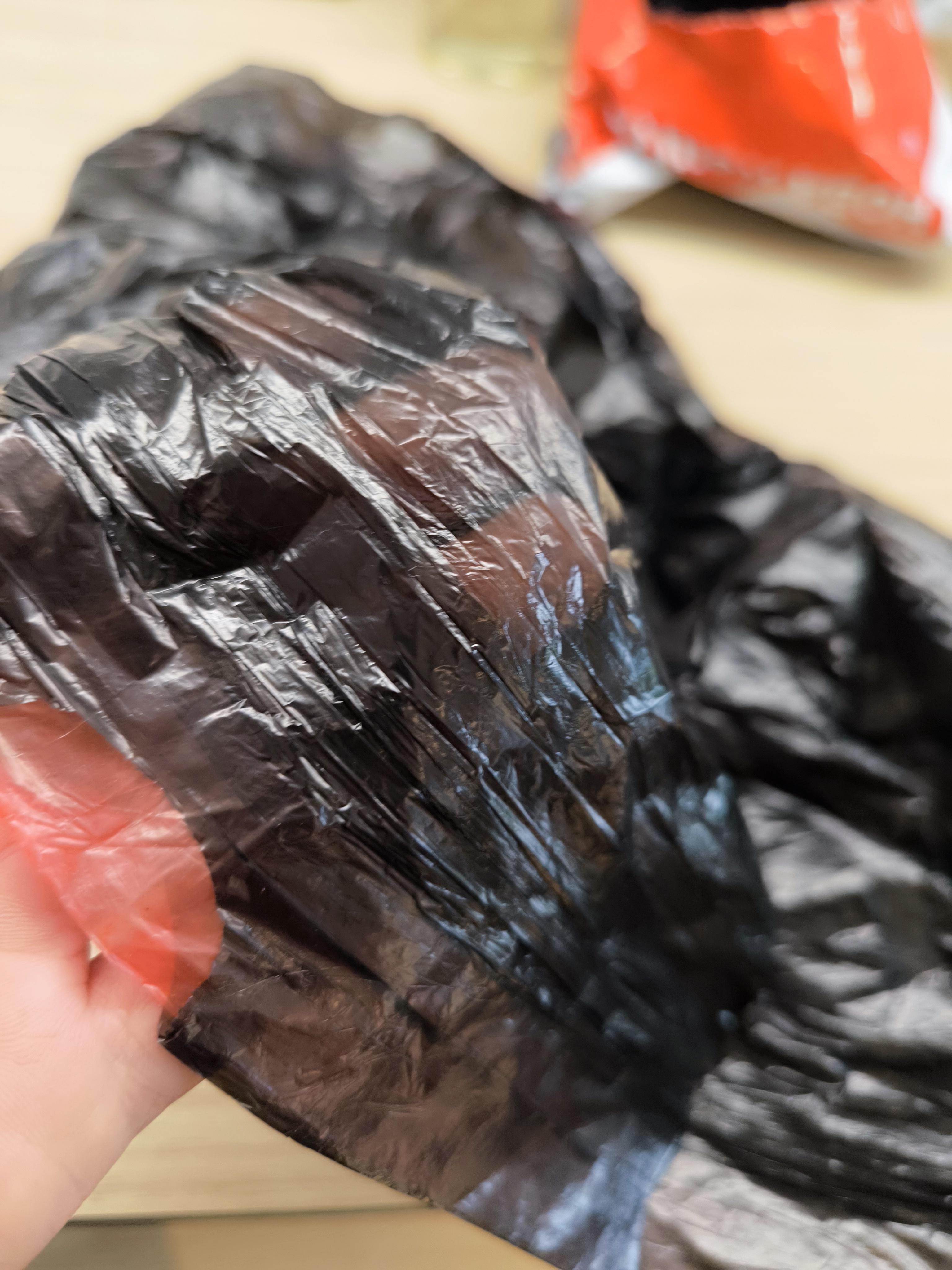 Набор полиэтиленовых пакетов для мусора с ручками на 20 л 5 рулонов по 13 шт. Мультиколор в реальных условиях использования от покупателя Олександр Савчук.