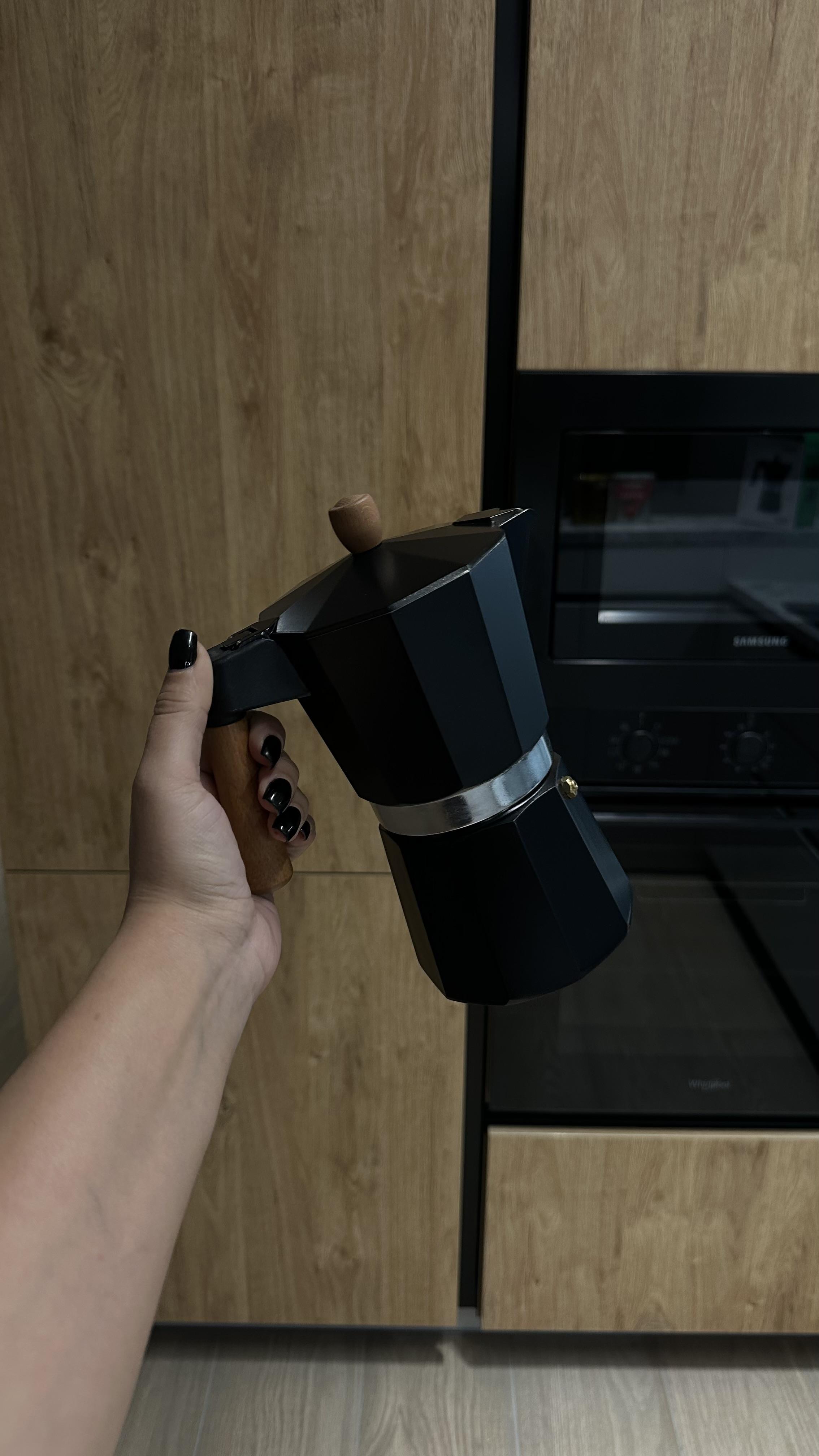 Кавоварка гейзерна Flamberg Premium Moka Presto 360 мл CLM-9 у реальних умовах використання від користувача Юля.