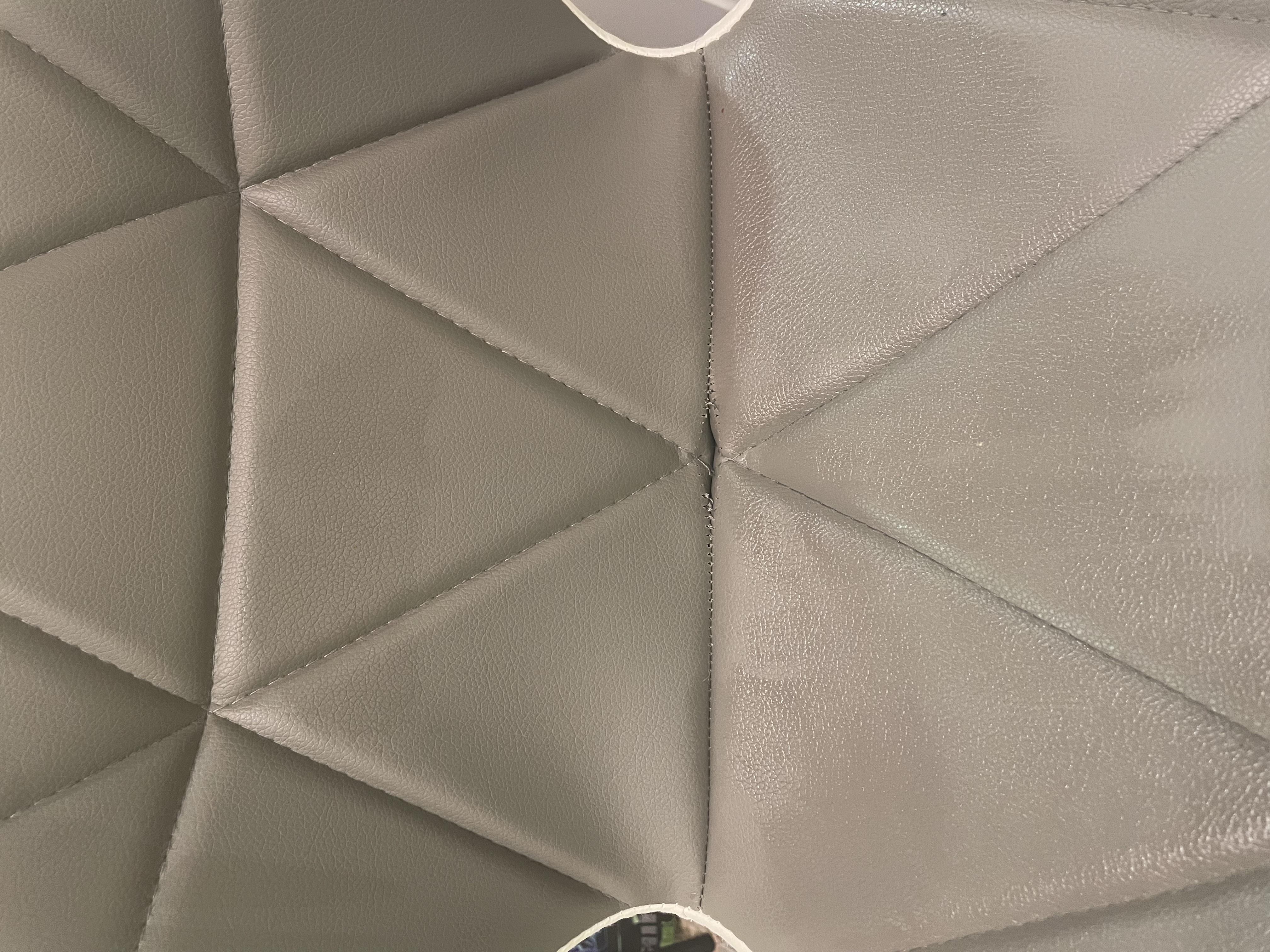 Фото: Кресло офисное Homart Blum Серо-белый (9436), отправлено покупателем Ольга Кресло офисное Homart Blum Серо-белый (9436) в реальных условиях использования от покупателя Ольга.