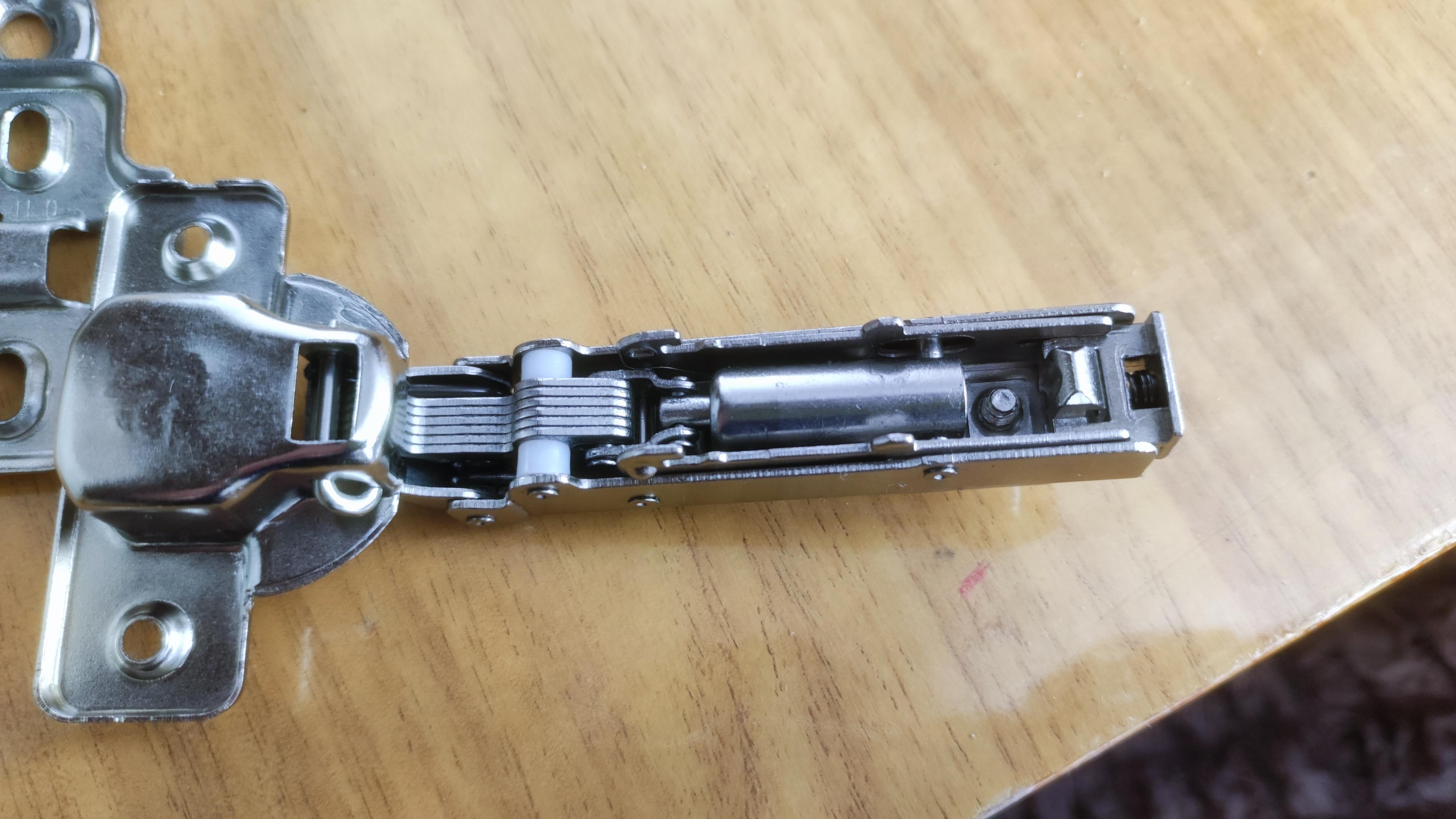 Фото: Петля напівнакладна DC 107° SLIDE ON без доводчика, надіслане покупцем Василь Петля напівнакладна DC 107° SLIDE ON без доводчика у реальних умовах використання від покупця Василь.