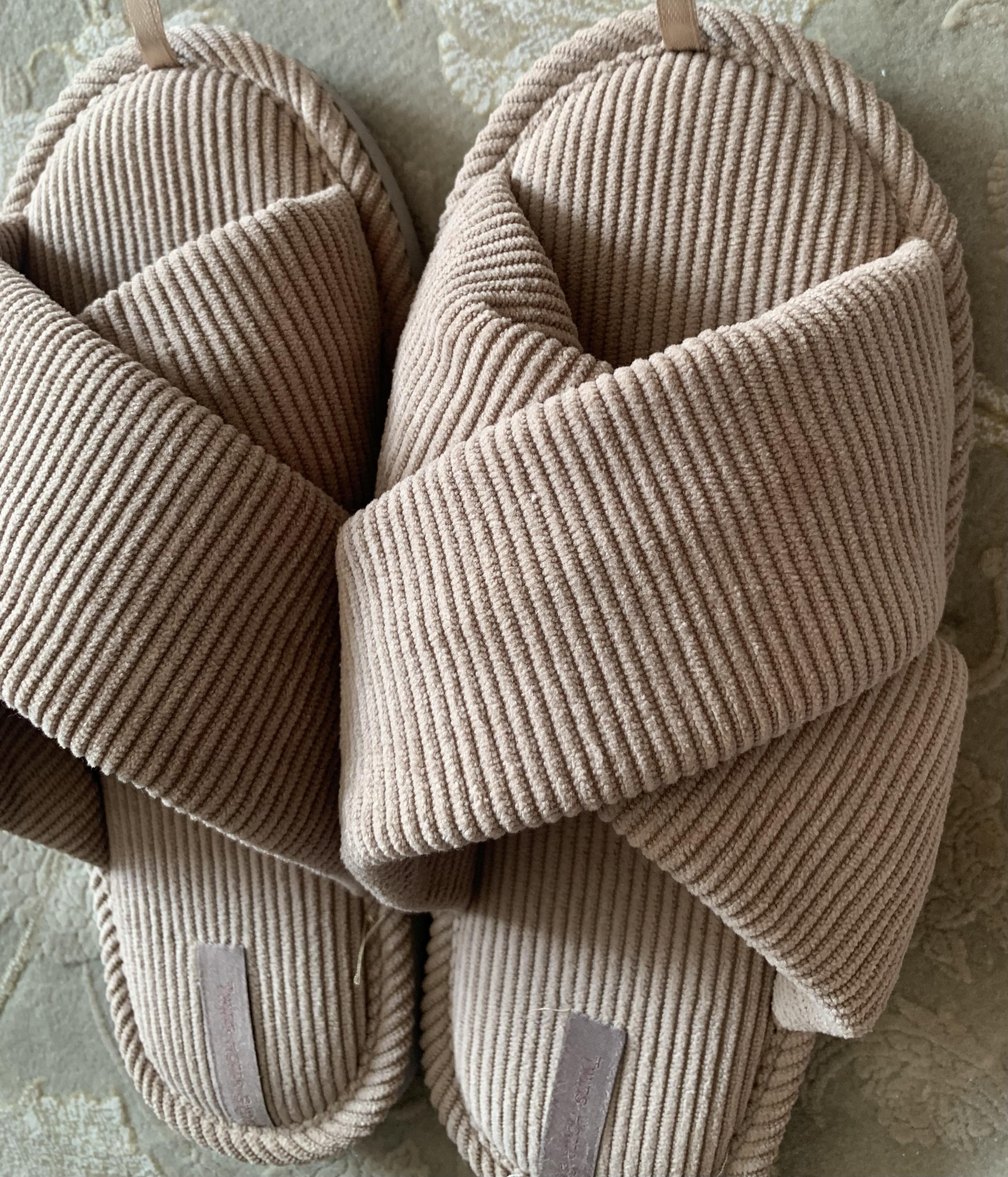 Тапки домашние Twins HS-VL вельвет Х 12478 р.38/39 молочный в реальных условиях использования от покупателя Оксана.