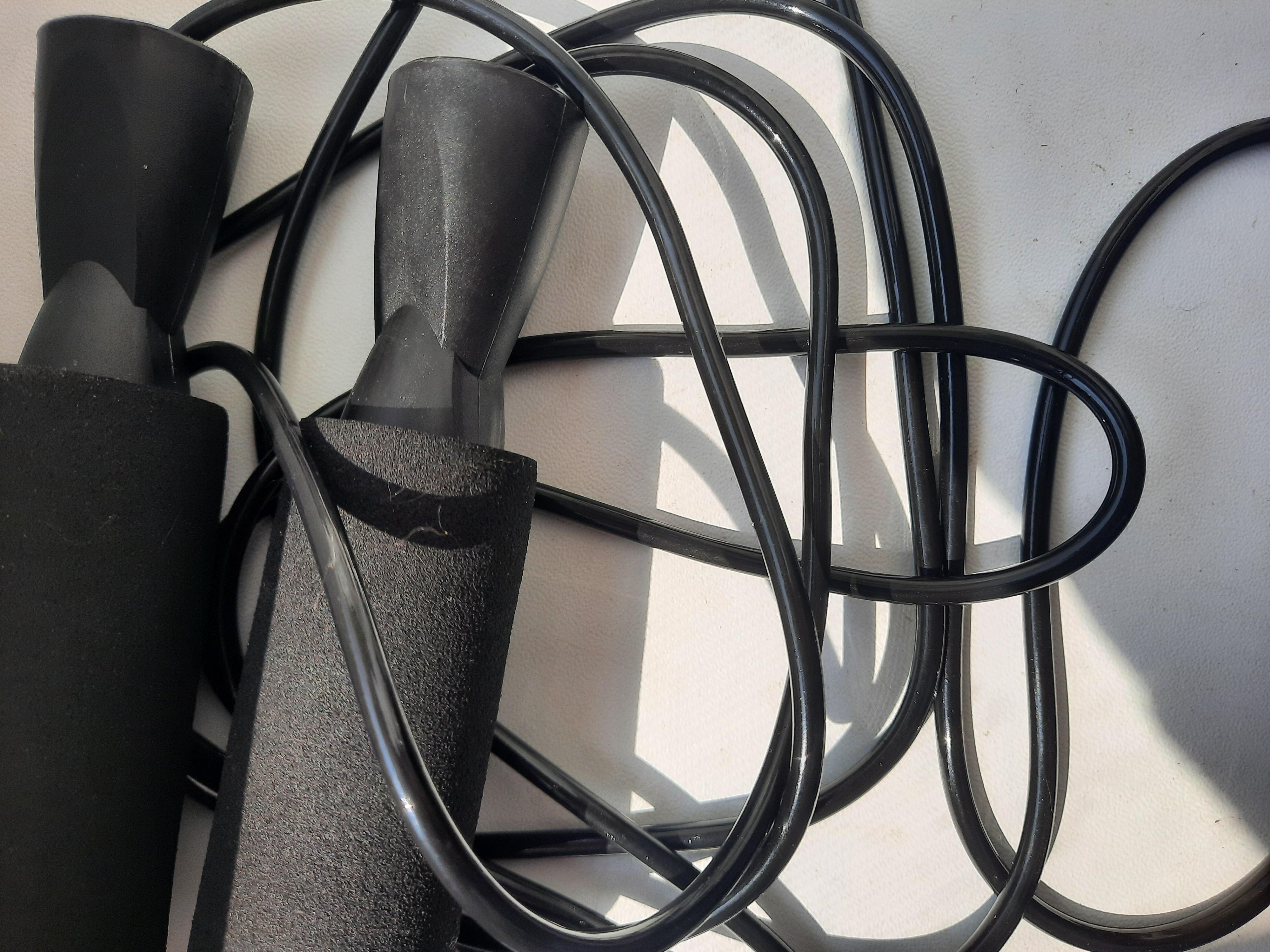 Фото: Скакалка скоростная гимнастическая для кроссфита с подшибниками 2,8 м Черный, отправлено пользователем Іванна Скакалка скоростная гимнастическая для кроссфита с подшибниками 2,8 м Черный в реальных условиях использования от пользователя Іванна.