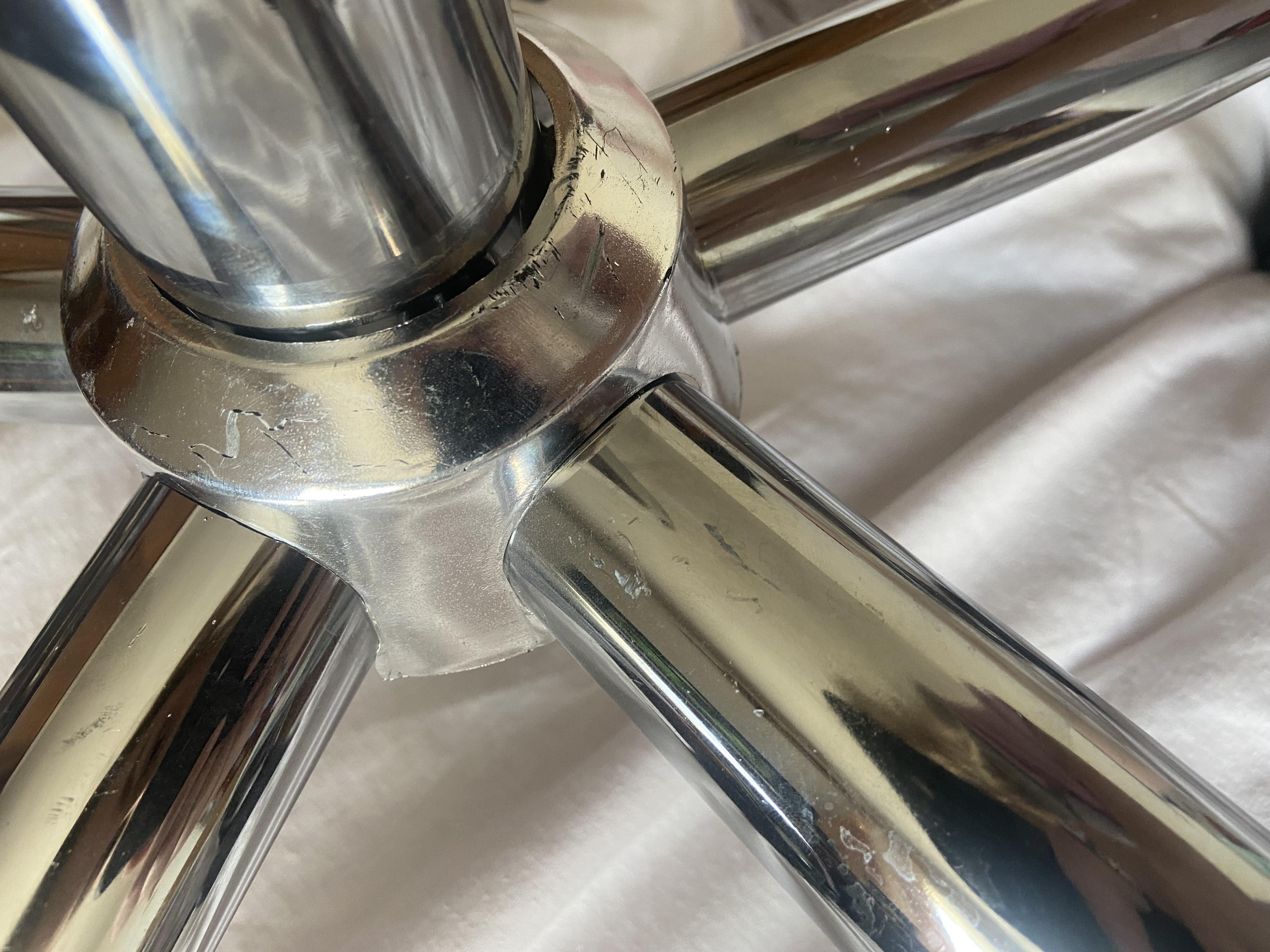 Крісло офісне комп'ютерне Bonro B-487 на колесах Сірий (3537) у реальних умовах використання від покупця Ольга.