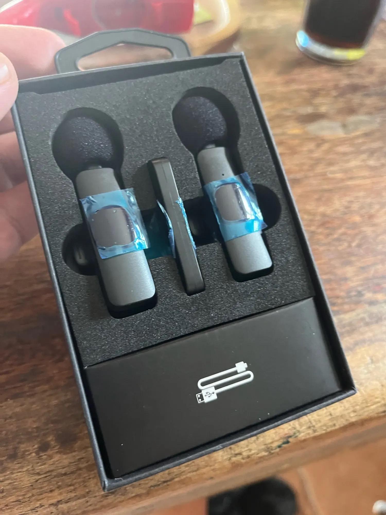 Фото: Мікрофон подвійний петличний EMISSE безпровідний для iPhone 7-14 роз'єм lightning, надіслане користувачем Сергій Мікрофон подвійний петличний EMISSE безпровідний для iPhone 7-14 роз'єм lightning у реальних умовах використання від користувача Сергій.